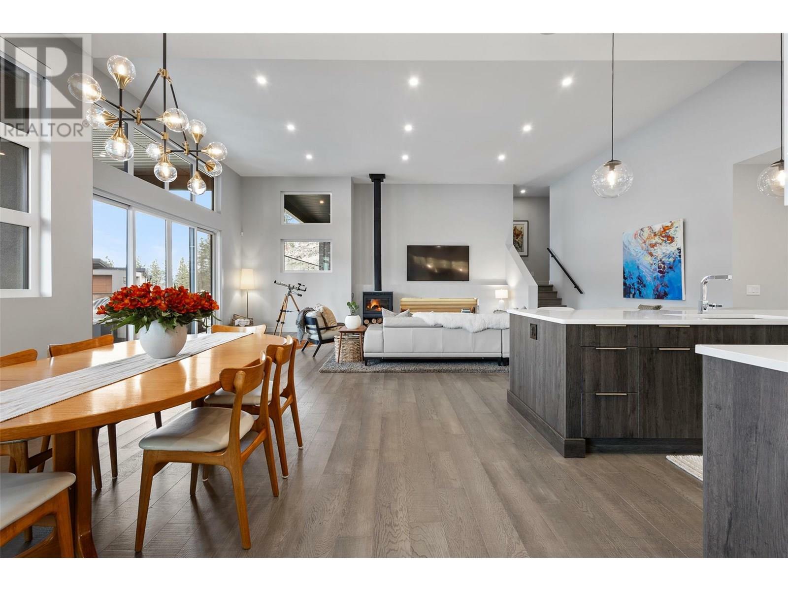 KELOWNA, British Columbia, V4V 1N4, CA, 4 Bedrooms Bedrooms, ,3 BathroomsBathrooms,Residential,For Sale,1859921