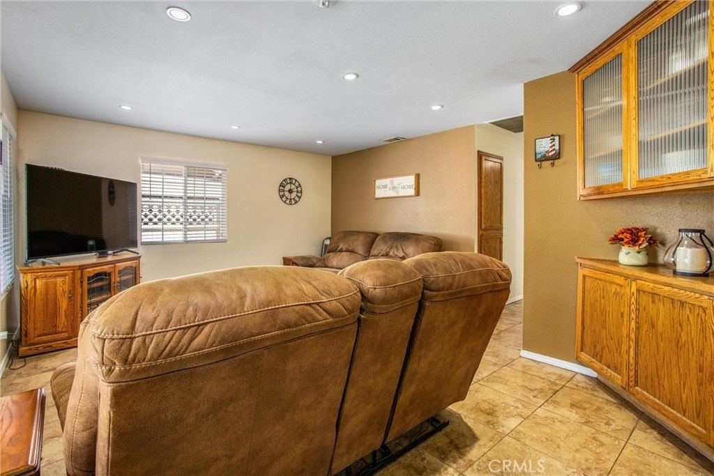 San Bernardino, California, 92410, United States, 4 Bedrooms Bedrooms, ,3 BathroomsBathrooms,Residential,For Sale,1978764