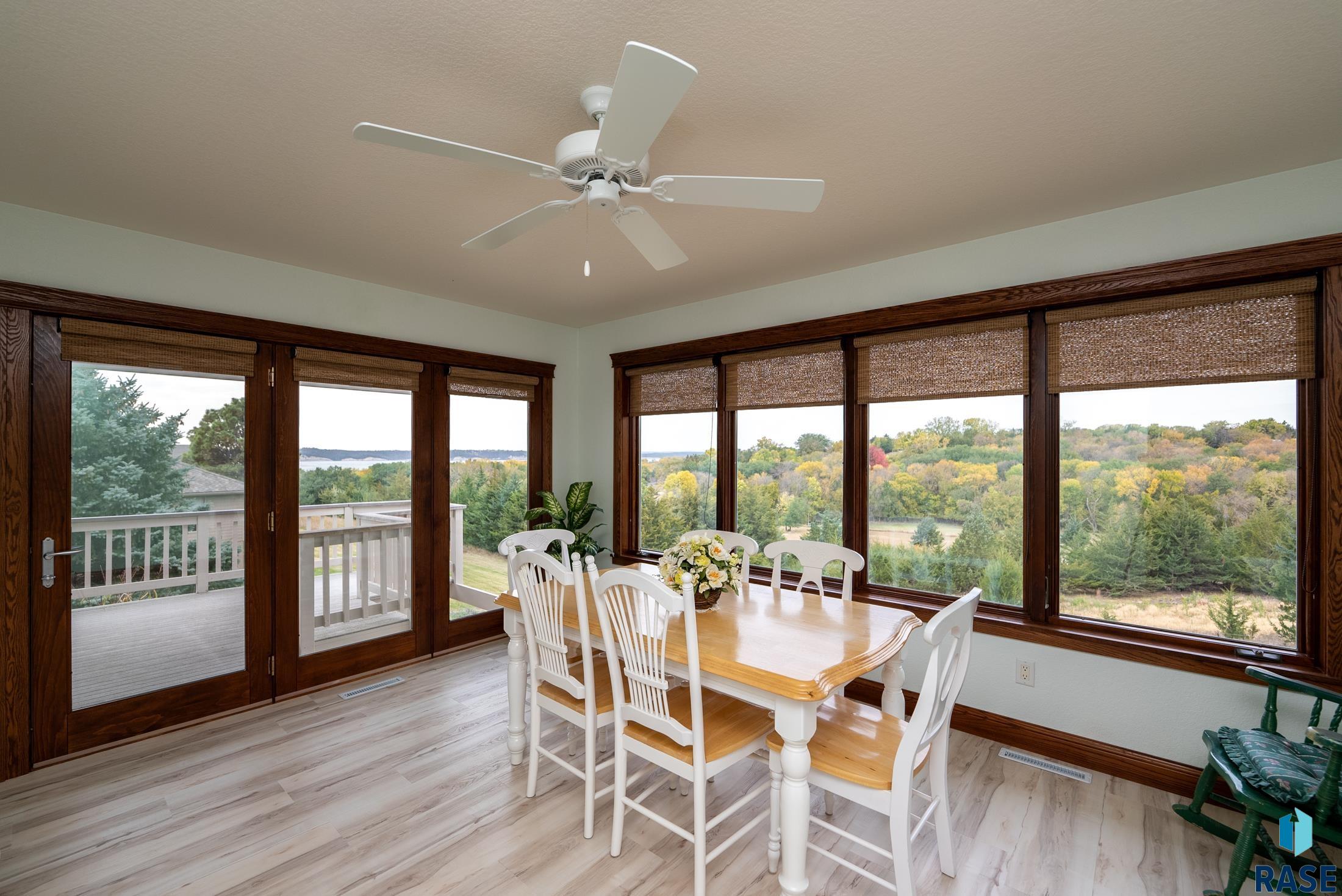 Yankton, South Dakota, 57078, United States, 6 Bedrooms Bedrooms, ,4 BathroomsBathrooms,Residential,For Sale,1975294