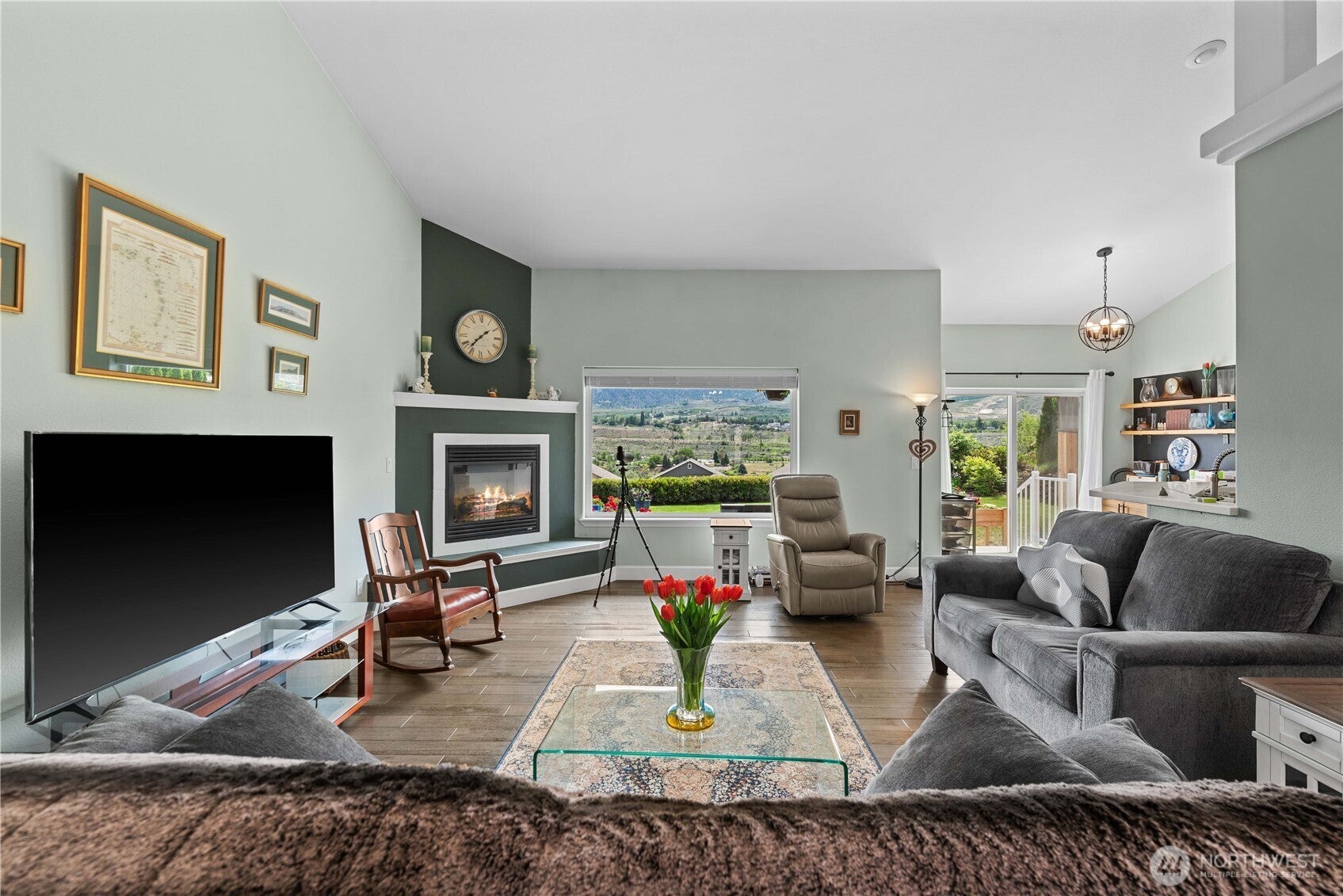 East Wenatchee, Washington, 98802, United States, 3 Bedrooms Bedrooms, ,1 BathroomBathrooms,Residential,For Sale,1818032