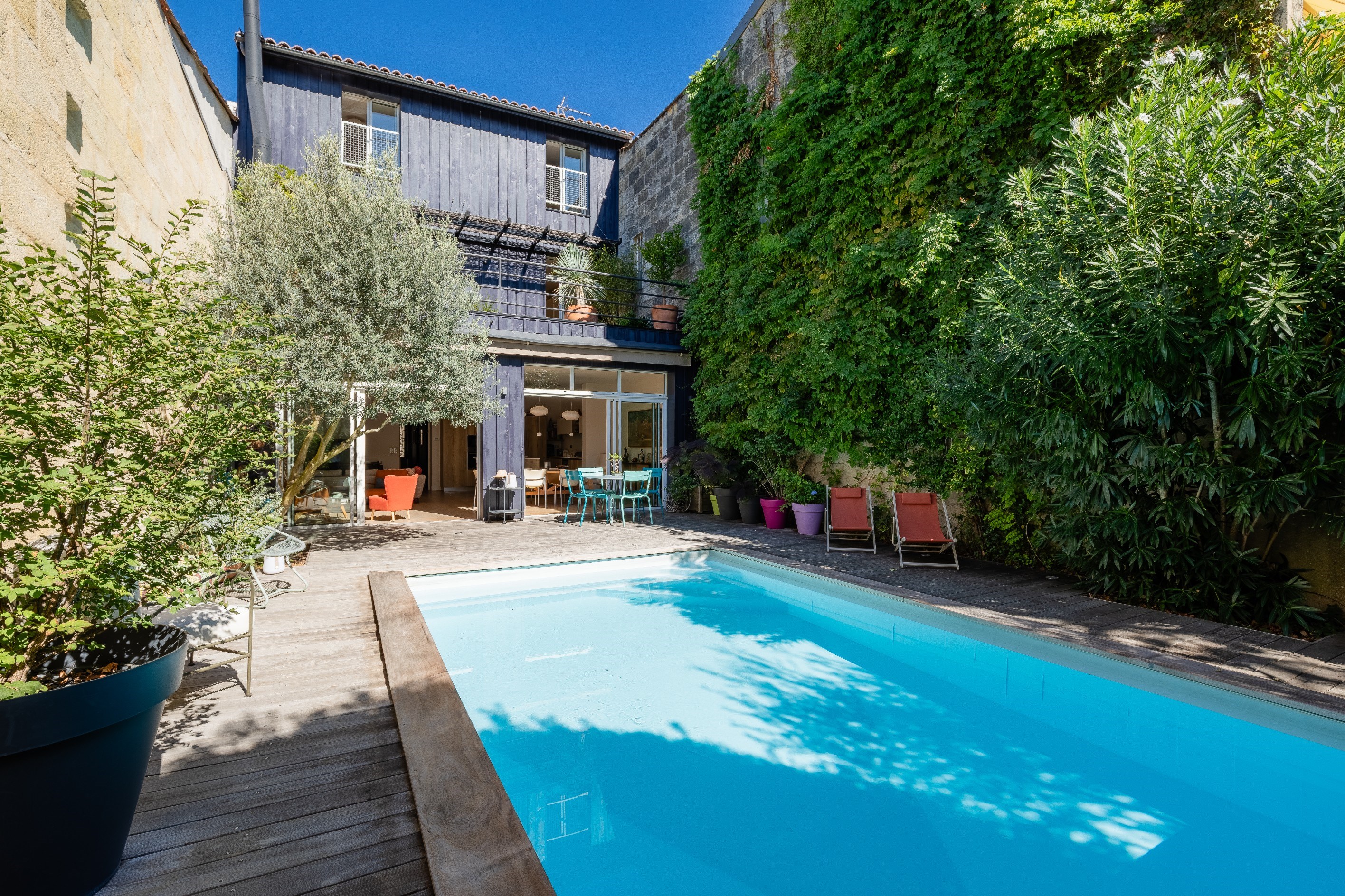  CHARTRONS – CUT-STONE BOURGEOIS HOUSE – ARCHITECTURAL RENOVATION – TERRACES AND… - 物件實景