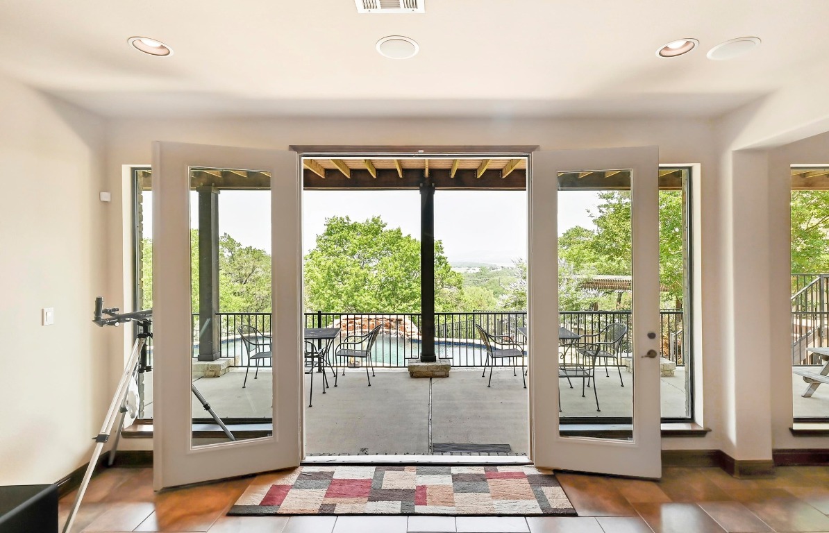 Lago Vista, Texas, 78645, United States, 3 Bedrooms Bedrooms, ,4 BathroomsBathrooms,Residential,For Sale,1828284