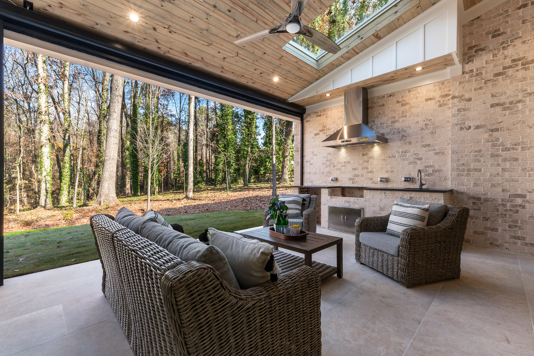  The Epitome of Alpharetta Luxury: Transitional Masterpiece in Garden District - 物件實景