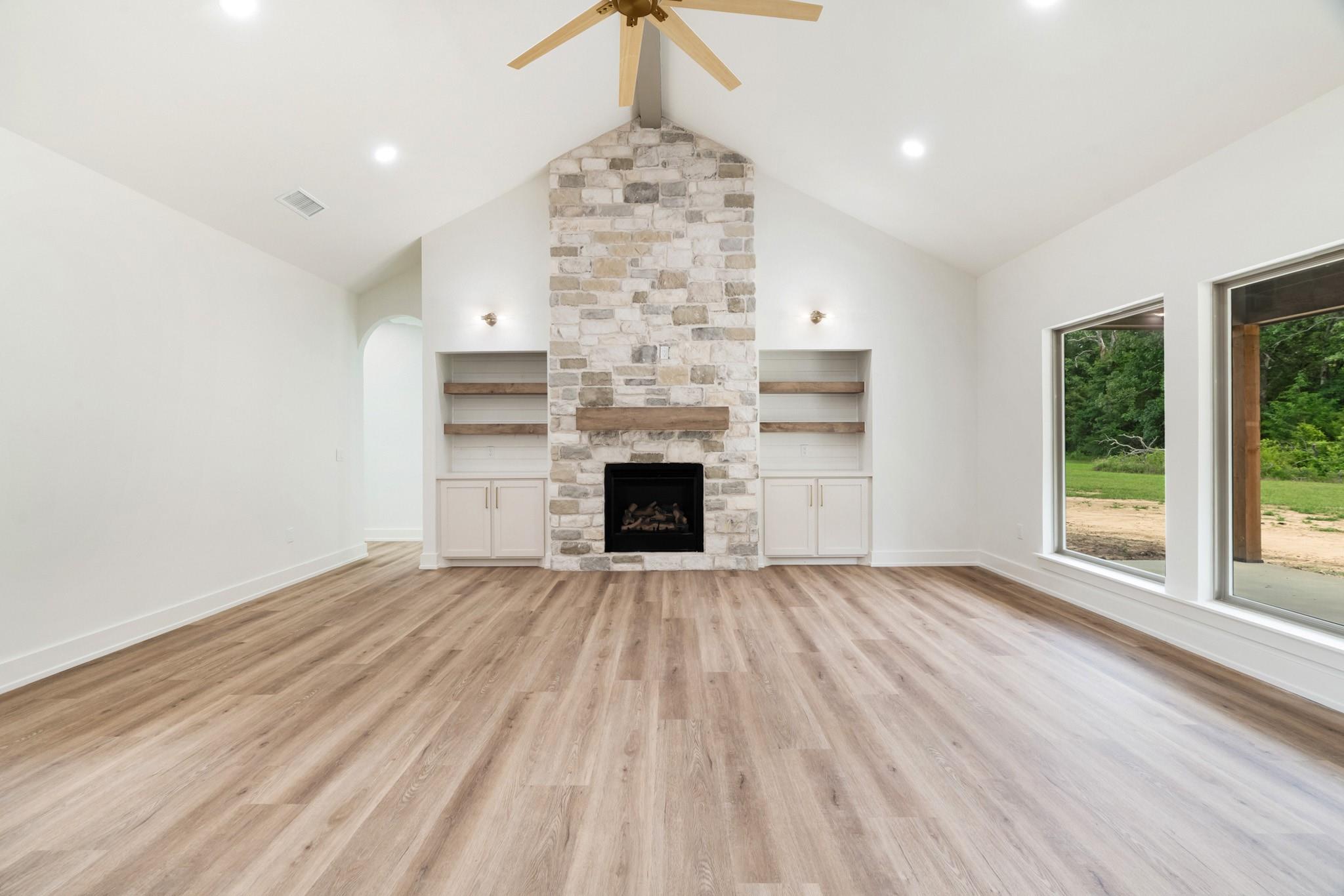 Blossom, Texas, 75416, United States, 4 Bedrooms Bedrooms, ,3 BathroomsBathrooms,Residential,For Sale,2049221