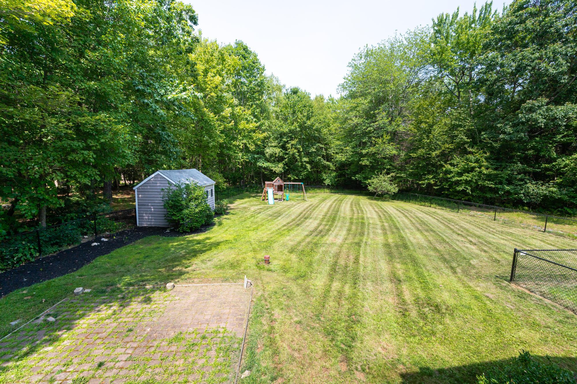 Hooksett, New Hampshire, 03106, United States, 3 Bedrooms Bedrooms, ,2 BathroomsBathrooms,Residential,For Sale,1941864
