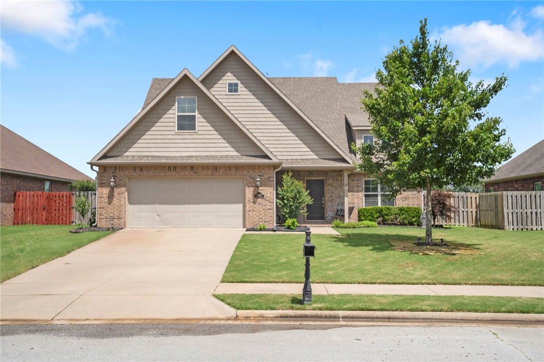 Springdale, Arkansas, 72762, United States, 4 Bedrooms Bedrooms, ,3 BathroomsBathrooms,Residential,For Sale,1877049