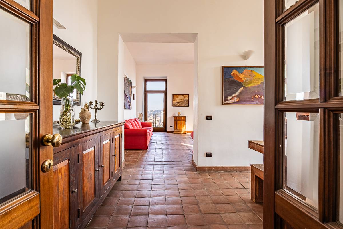 Napoli, Napoli, 80100, IT, 6 Bedrooms Bedrooms, ,6 BathroomsBathrooms,Residential,For Sale,1991925