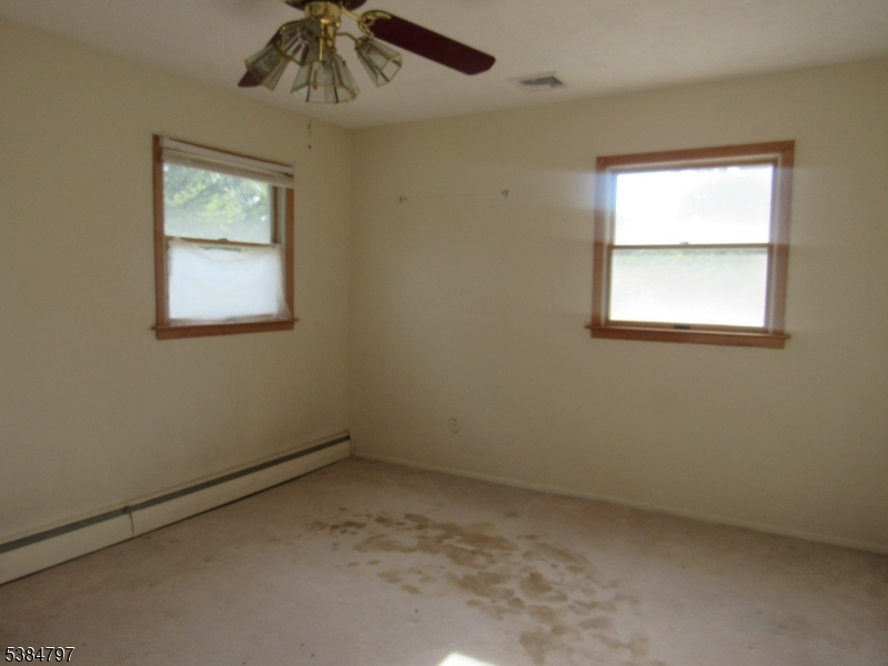 Piscataway Twp., New Jersey, 08854, United States, 3 Bedrooms Bedrooms, ,2 BathroomsBathrooms,Residential,For Sale,1949354