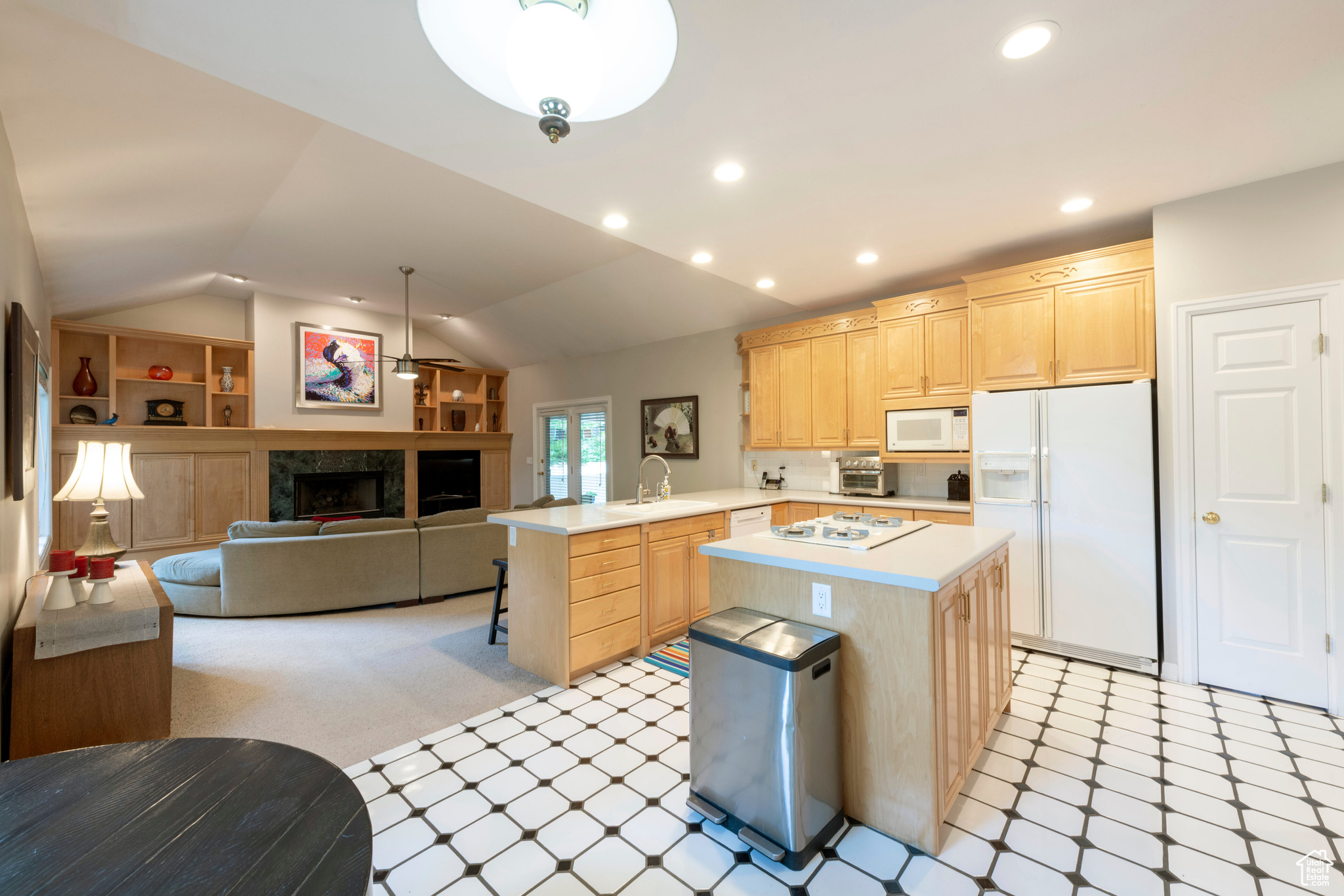 Murray, Utah, 84121, United States, 6 Bedrooms Bedrooms, ,2 BathroomsBathrooms,Residential,For Sale,1927419