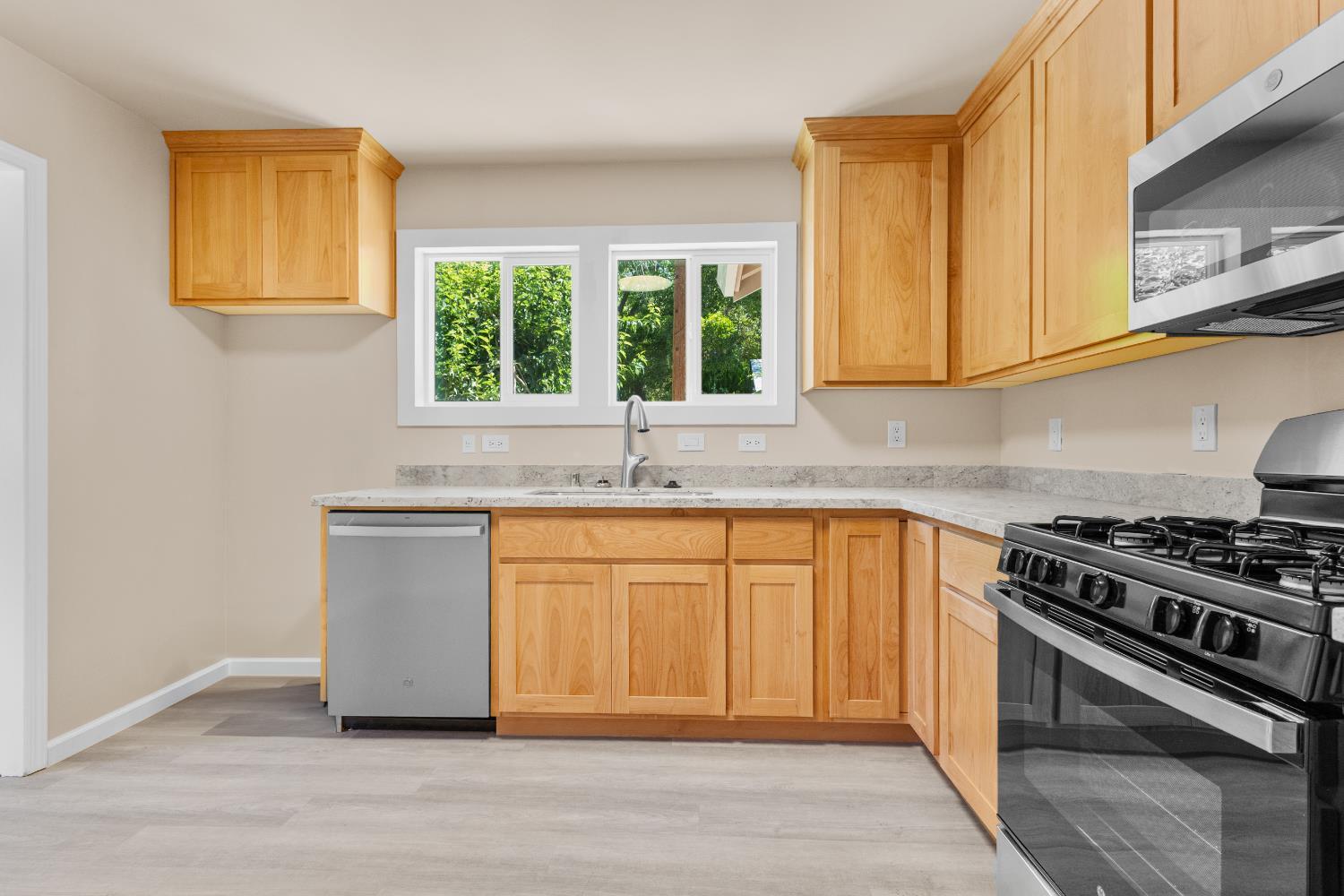 Roseville, California, 95678, United States, 3 Bedrooms Bedrooms, ,2 BathroomsBathrooms,Residential,For Sale,1923515