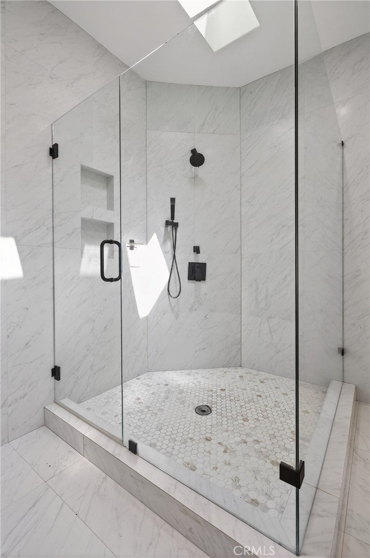 Los Angeles, California, 90026, United States, 3 Bedrooms Bedrooms, ,3 BathroomsBathrooms,Residential,For Sale,2040184