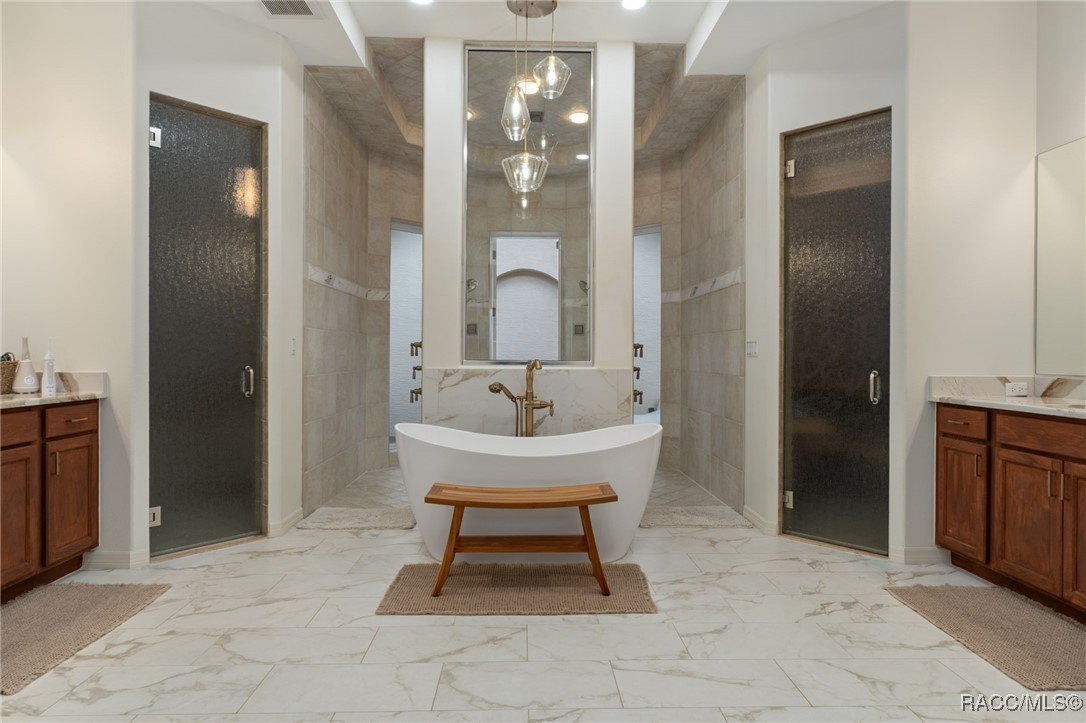 Crystal River, Florida, 34428, United States, 4 Bedrooms Bedrooms, ,4 BathroomsBathrooms,Residential,For Sale,1983688