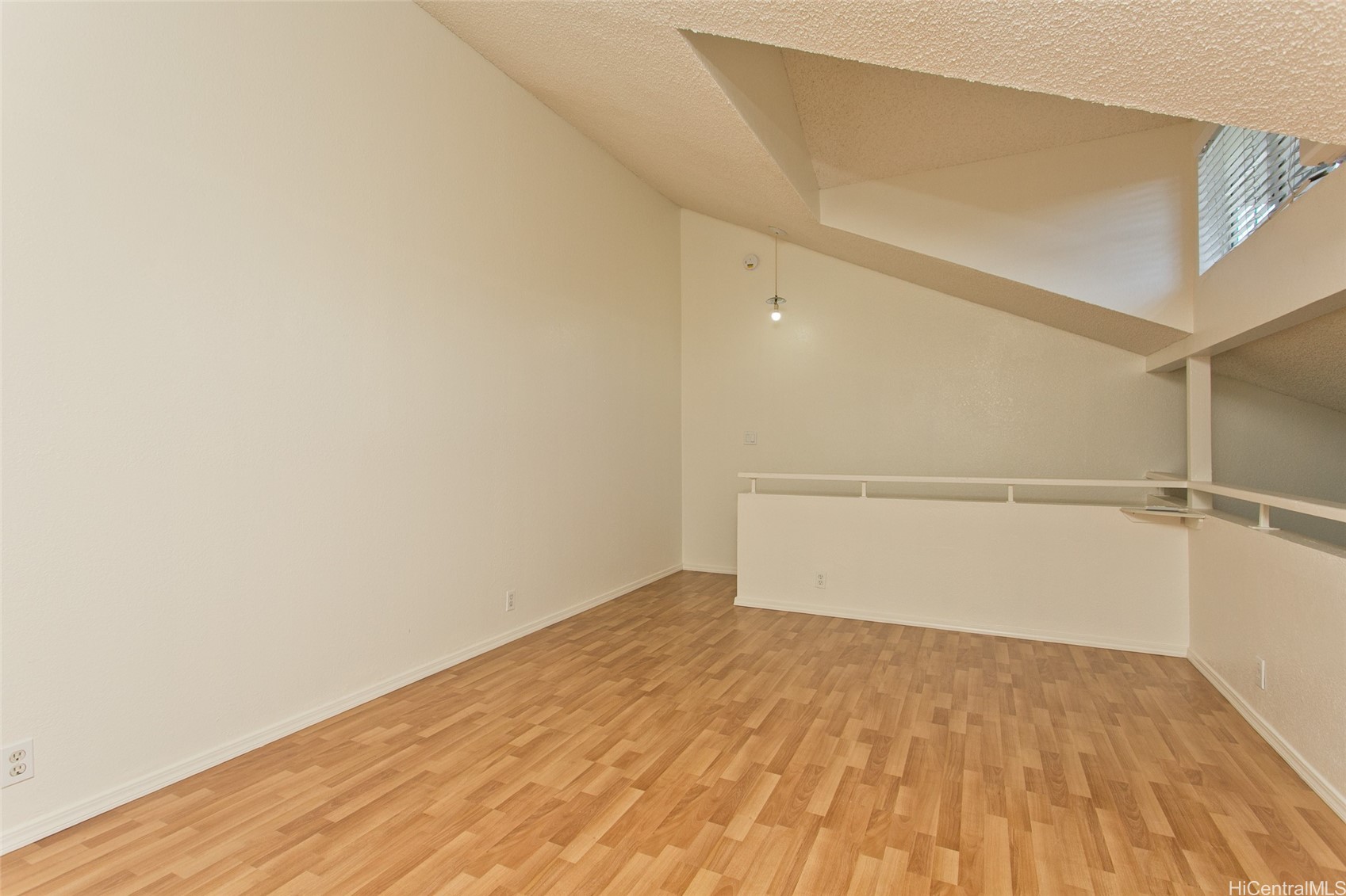 Honolulu, Hawaii, 96818, United States, 2 Bedrooms Bedrooms, ,2 BathroomsBathrooms,Residential,For Sale,1972744