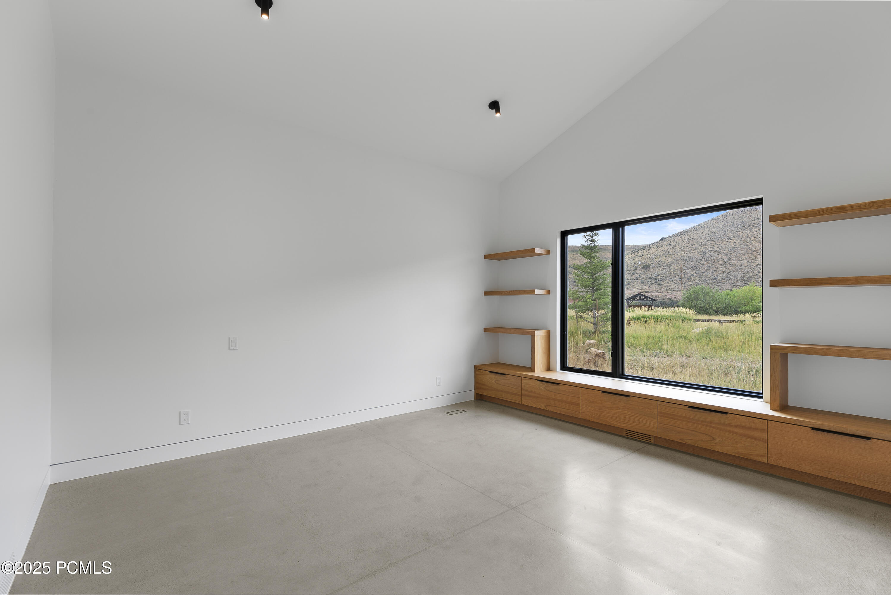 Peoa, Utah, 84061, United States, 5 Bedrooms Bedrooms, ,3 BathroomsBathrooms,Residential,For Sale,1895810