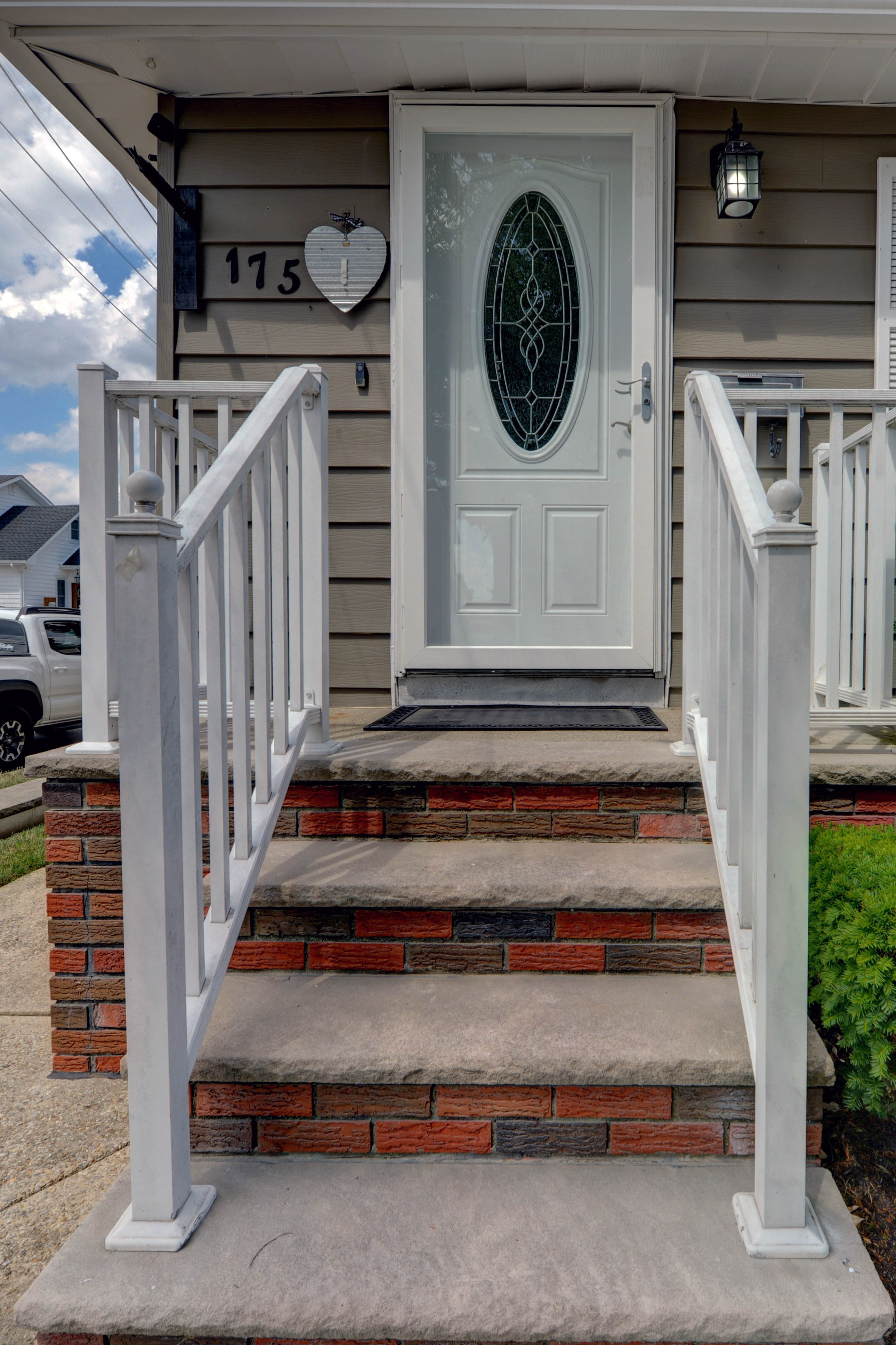 Lyndhurst, New Jersey, 07071, United States, 3 Bedrooms Bedrooms, ,2 BathroomsBathrooms,Residential,For Sale,1915781