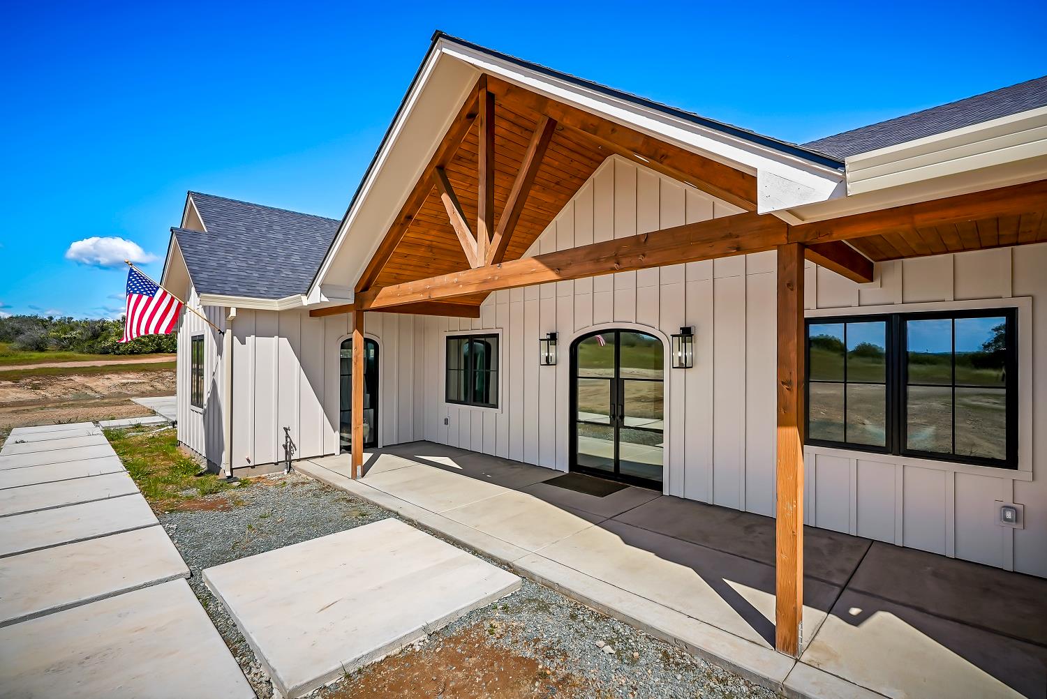 Burson, California, 95225, United States, 4 Bedrooms Bedrooms, ,4 BathroomsBathrooms,Residential,For Sale,2040271