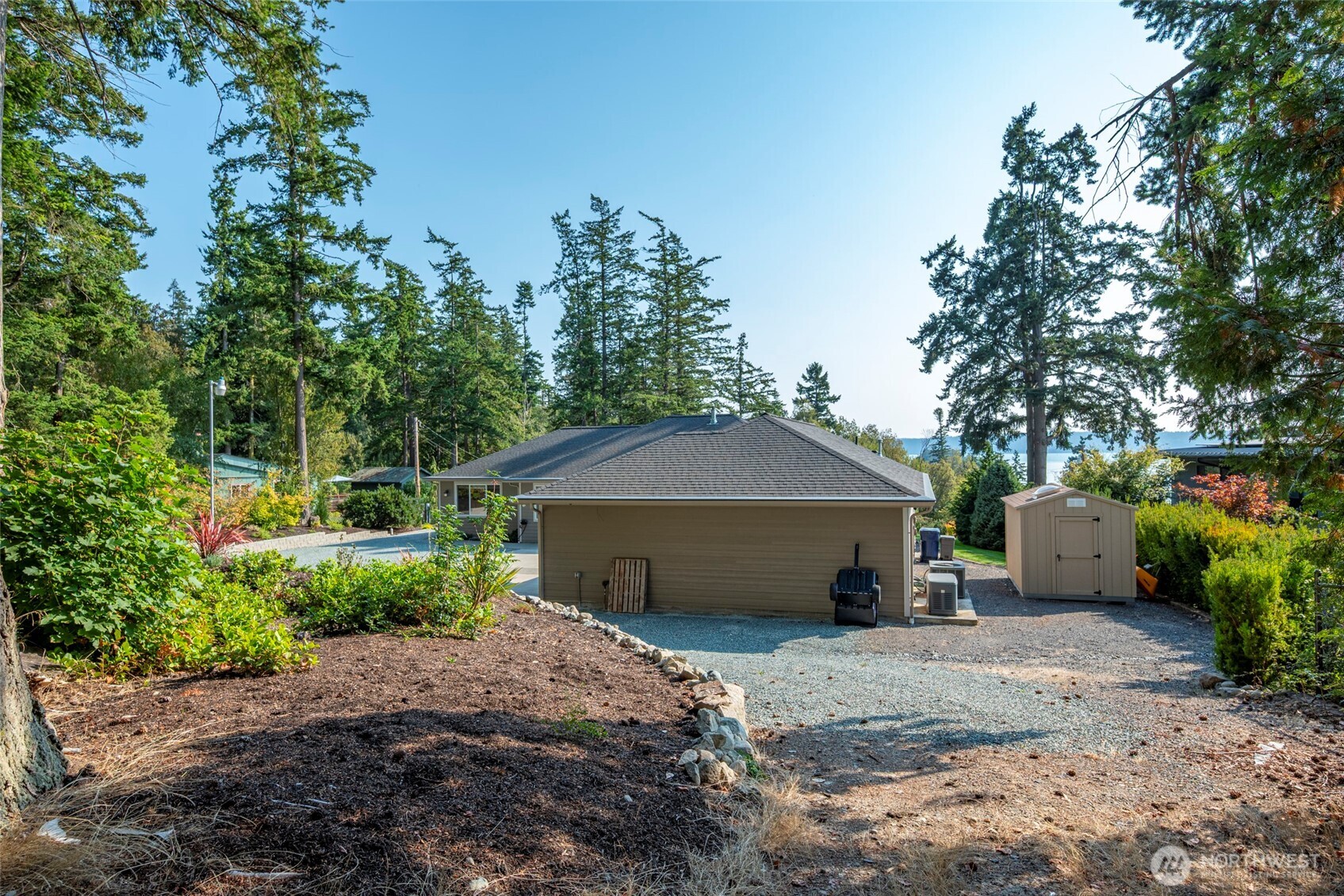 La Conner, Washington, 98257, United States, 2 Bedrooms Bedrooms, ,4 BathroomsBathrooms,Residential,For Sale,1951014