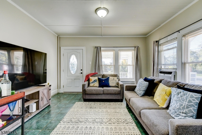 Berkeley Heights Twp., New Jersey, 07922, United States, 3 Bedrooms Bedrooms, ,1 BathroomBathrooms,Residential,For Sale,1994773