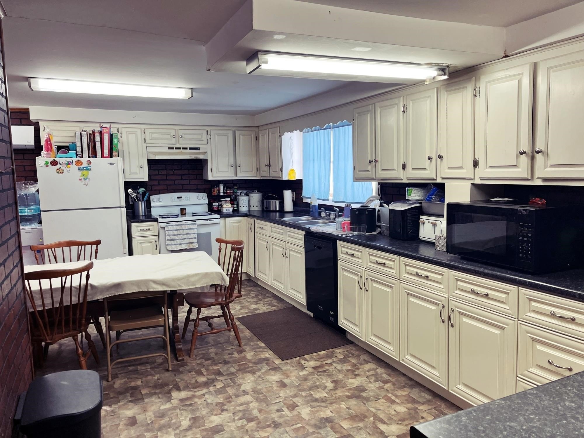 Irasburg, Vermont, 05845, United States, 3 Bedrooms Bedrooms, ,2 BathroomsBathrooms,Residential,For Sale,2017609