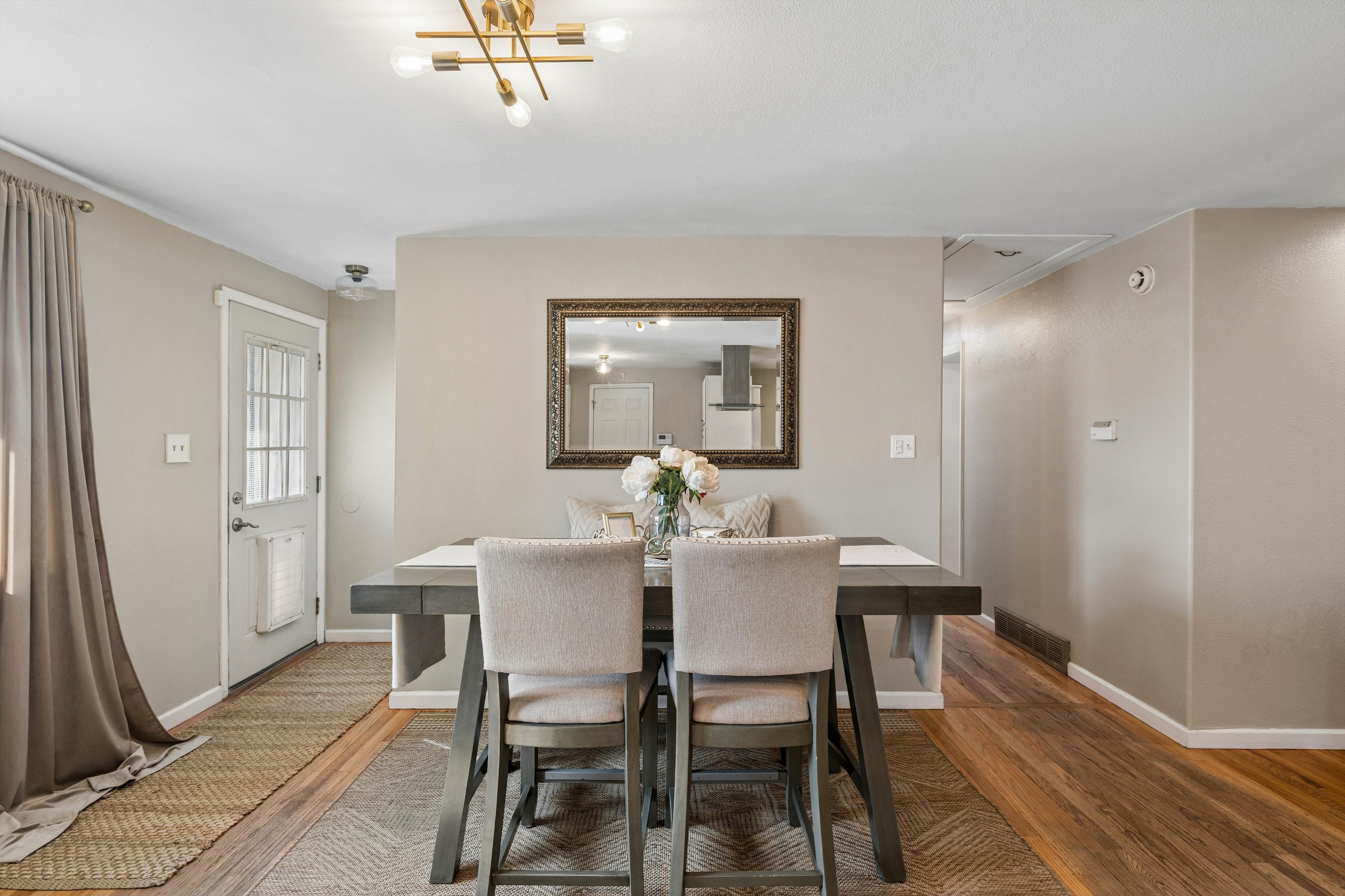  Welcome to 2900 South Jay Street - 物件實景