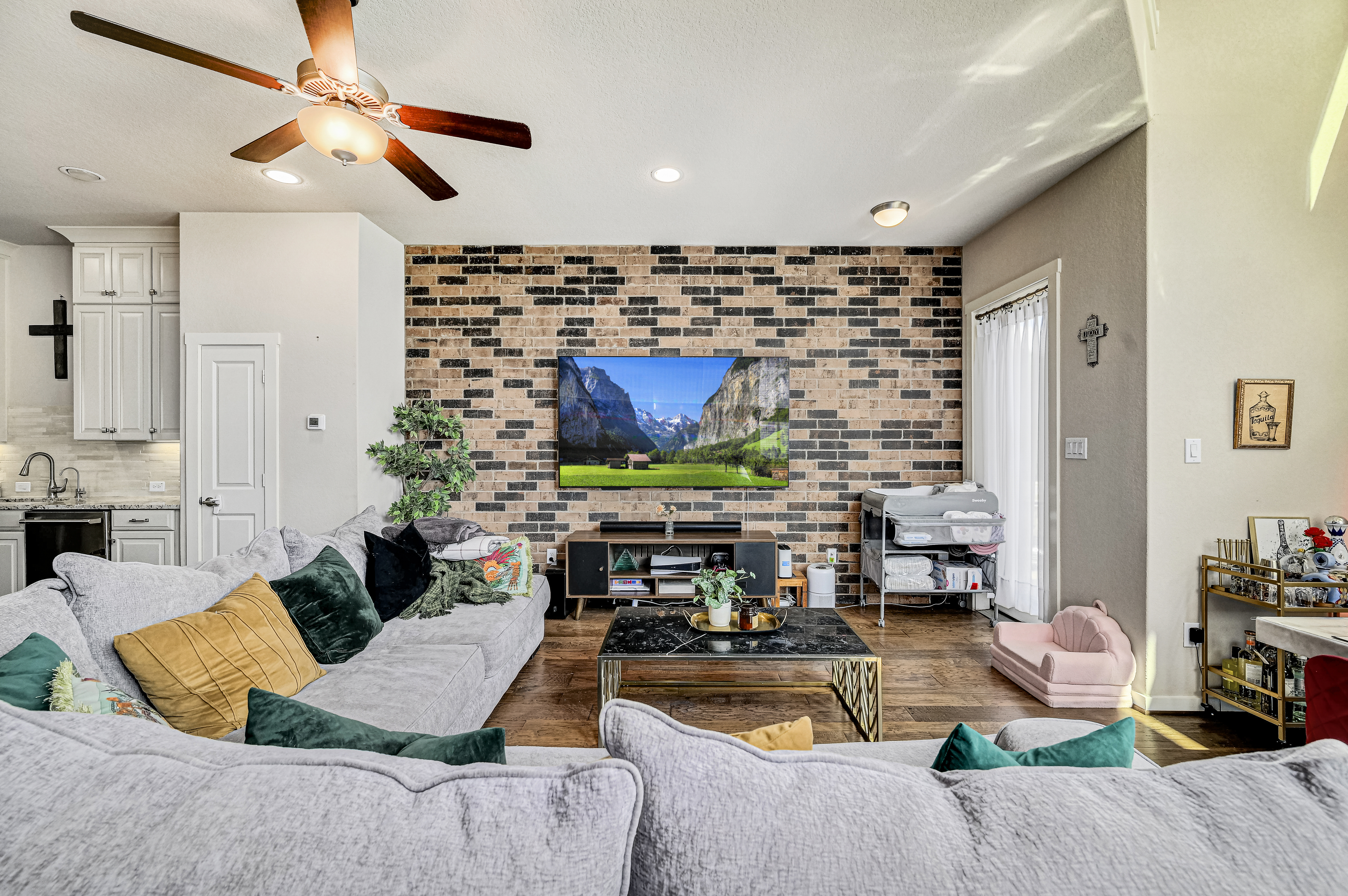  Modern Living, Central Convenience - 物件實景