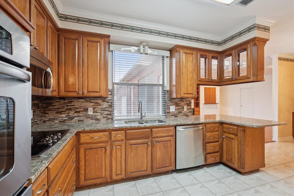 Denton, Texas, 76205, United States, 4 Bedrooms Bedrooms, ,4 BathroomsBathrooms,Residential,For Sale,1915796
