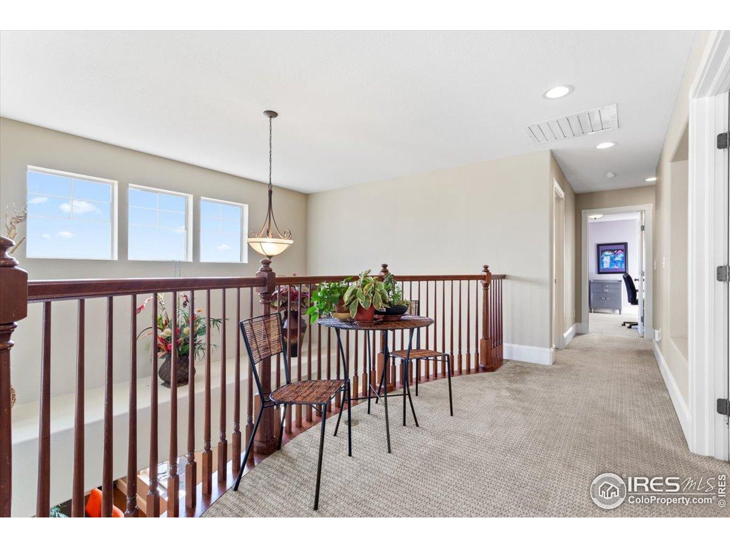 Longmont, Colorado, 80503, United States, 4 Bedrooms Bedrooms, ,3 BathroomsBathrooms,Residential,For Sale,1910378