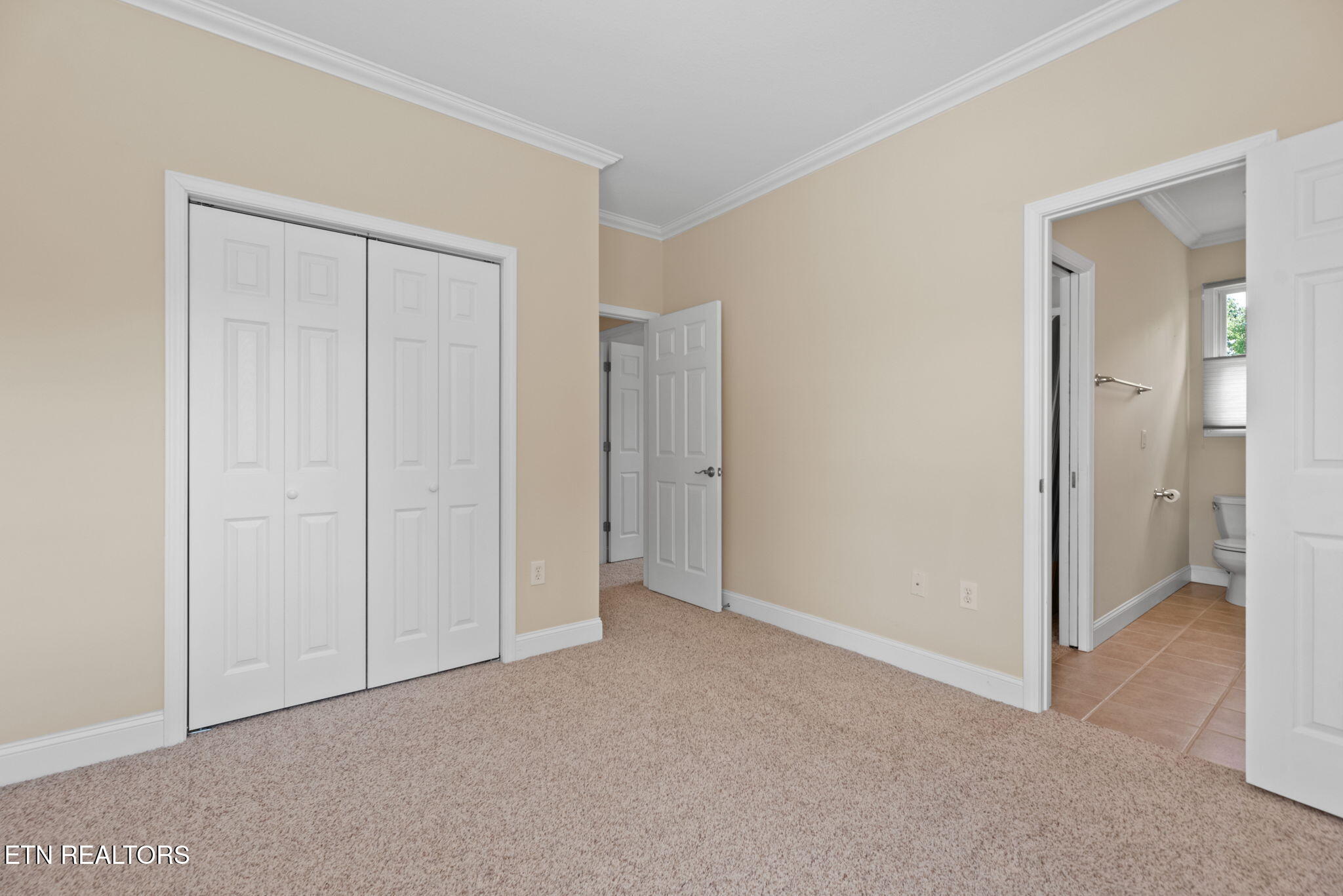 Kingston, Tennessee, 37763, United States, 3 Bedrooms Bedrooms, ,4 BathroomsBathrooms,Residential,For Sale,1885979
