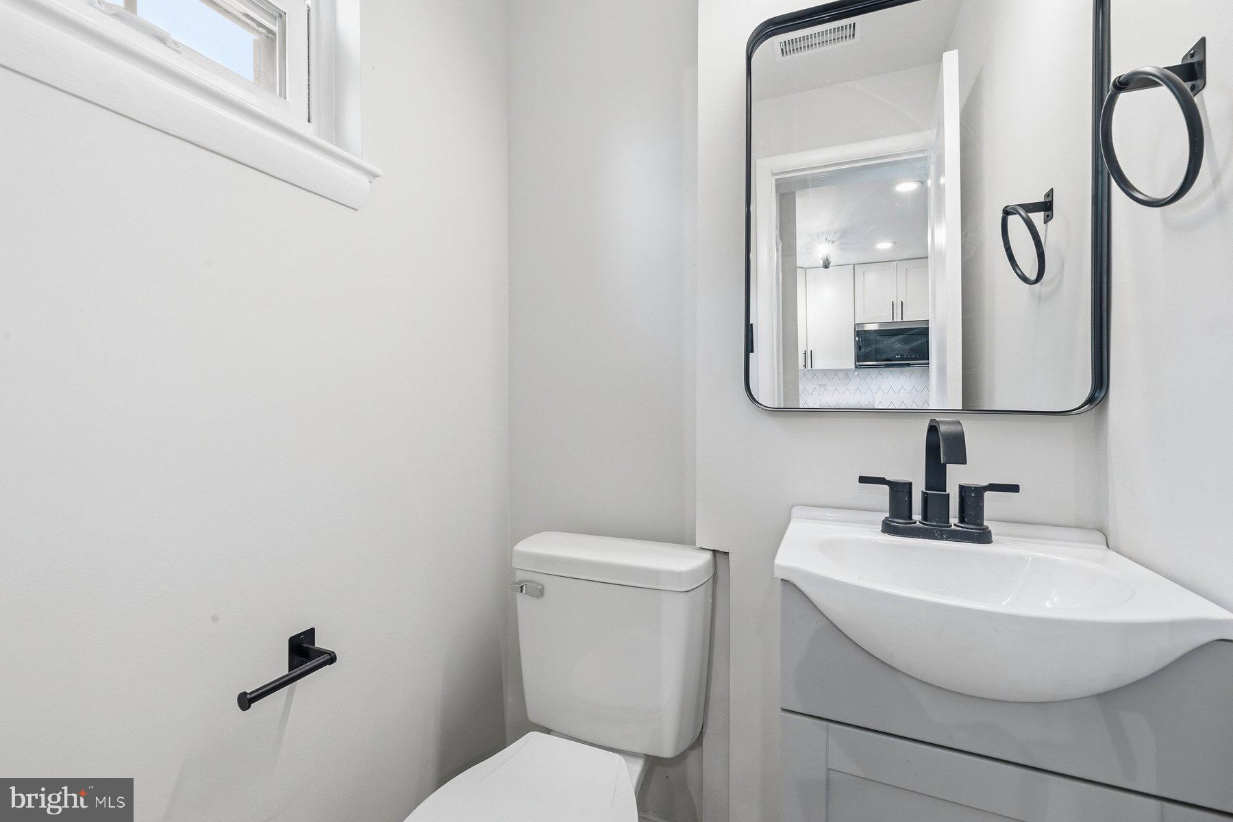 Alexandria, Virginia, 22314, United States, 2 Bedrooms Bedrooms, ,3 BathroomsBathrooms,Residential,For Sale,2049210