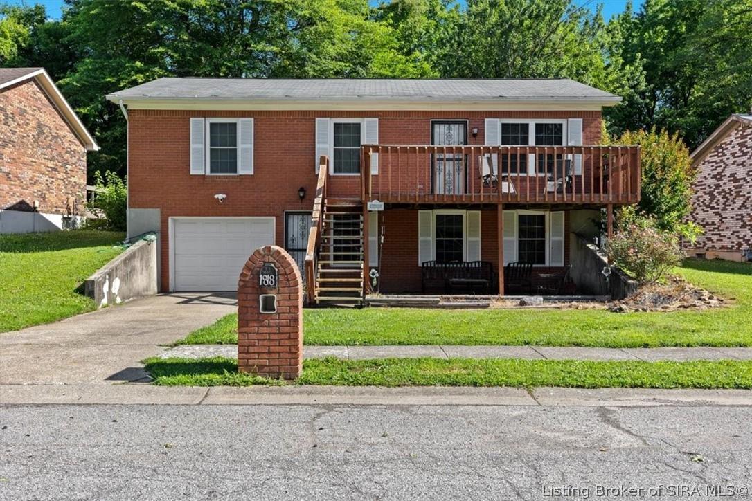 Rita Dr, New Albany, IN 47150
