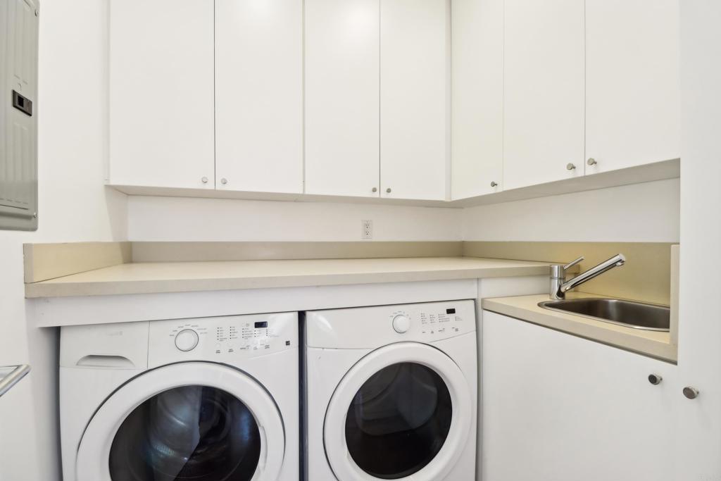 Venice, California, 90291, United States, 4 Bedrooms Bedrooms, ,4 BathroomsBathrooms,Residential,For Sale,1987305