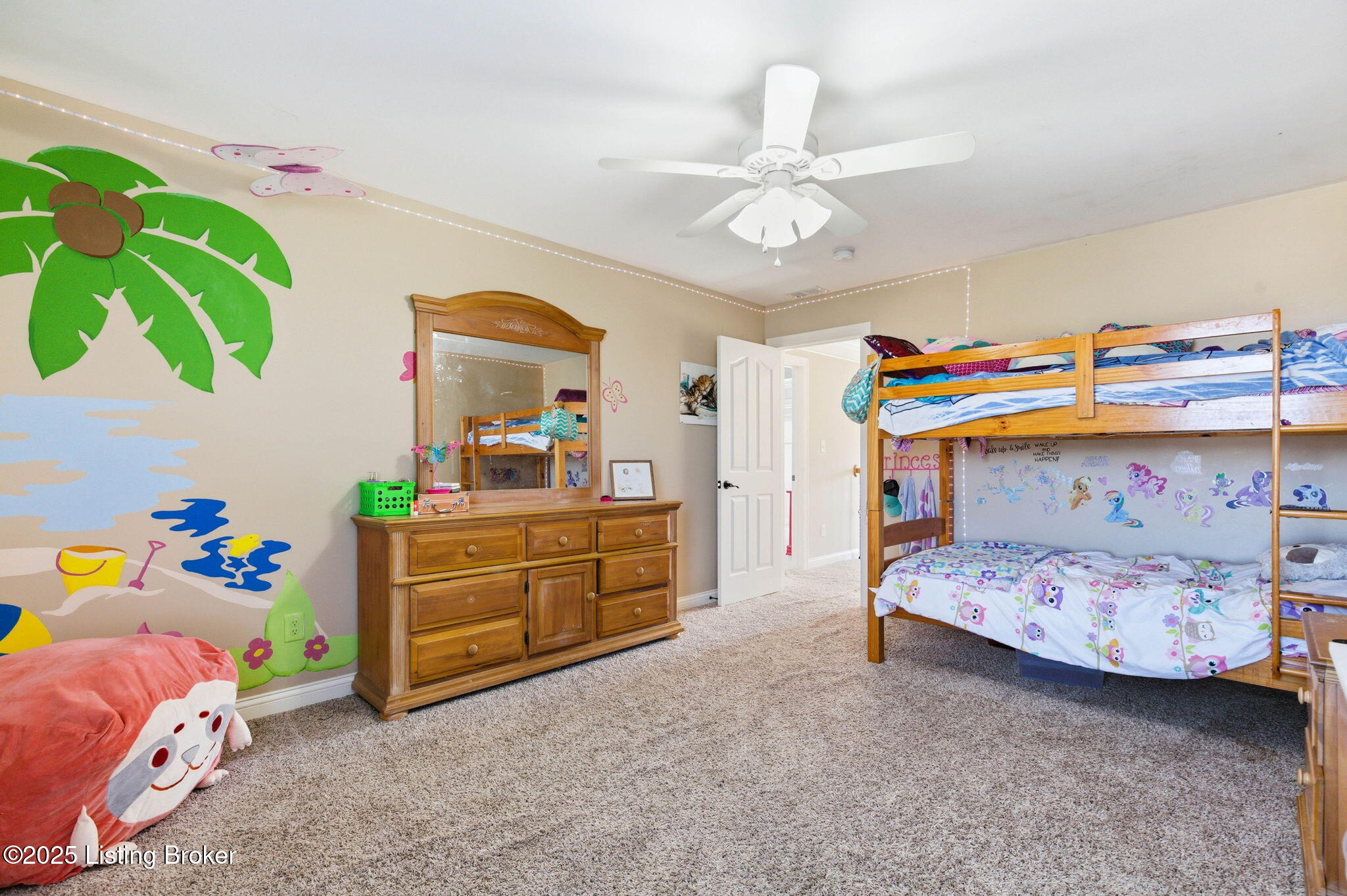 La Grange, Kentucky, 40031, United States, 5 Bedrooms Bedrooms, ,4 BathroomsBathrooms,Residential,For Sale,1971685