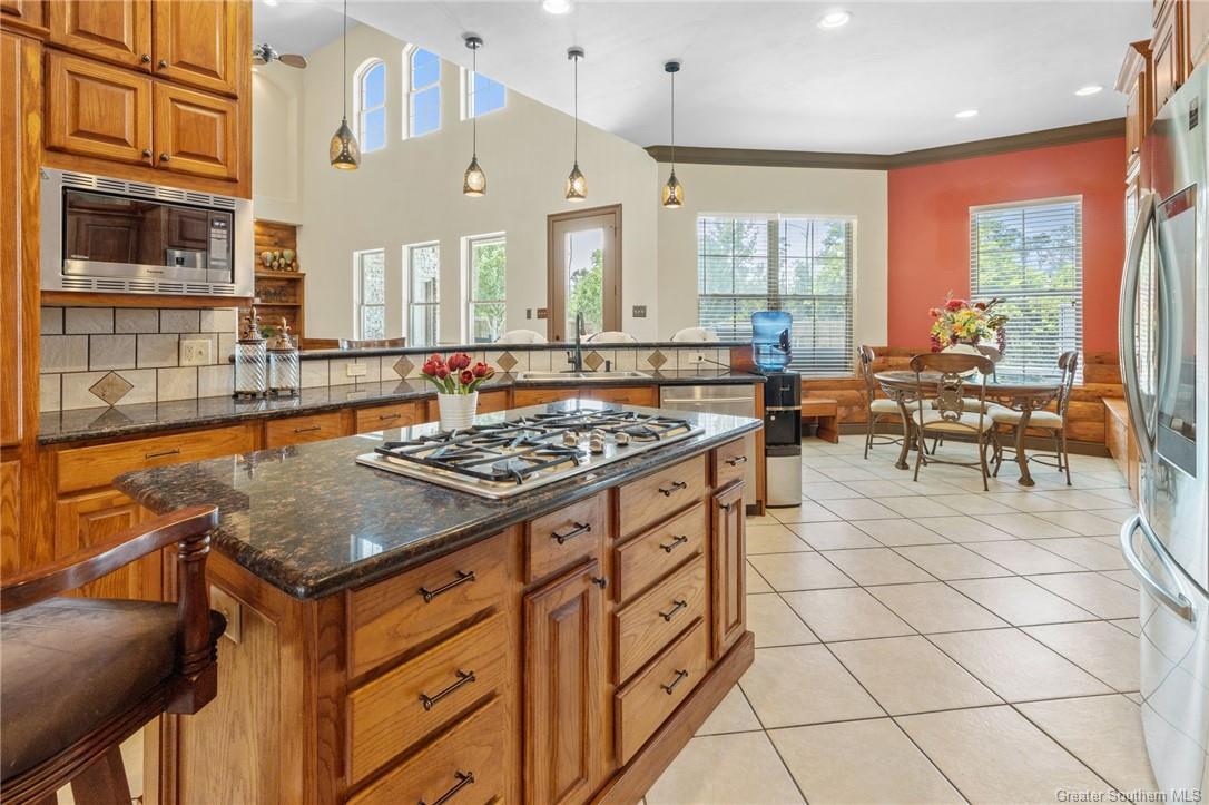 Lake Charles, Louisiana, 70611, United States, 5 Bedrooms Bedrooms, ,5 BathroomsBathrooms,Residential,For Sale,1876537