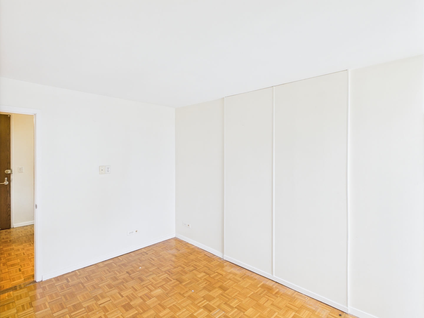 Chicago, Illinois, 60610, United States, 3 Bedrooms Bedrooms, ,2 BathroomsBathrooms,Residential,For Sale,1939067