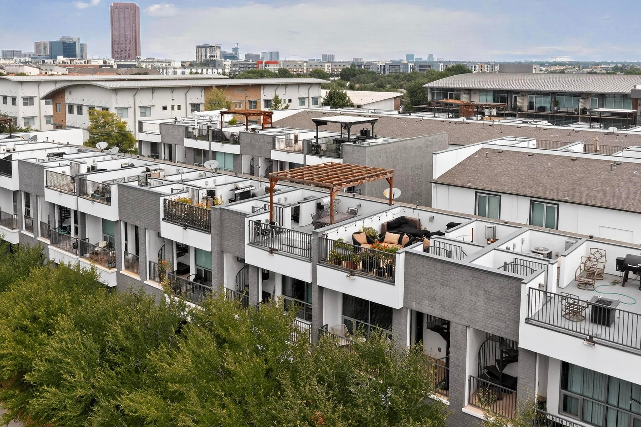 Dallas, Texas, 75204, United States, 3 Bedrooms Bedrooms, ,3 BathroomsBathrooms,Residential,For Sale,1977782