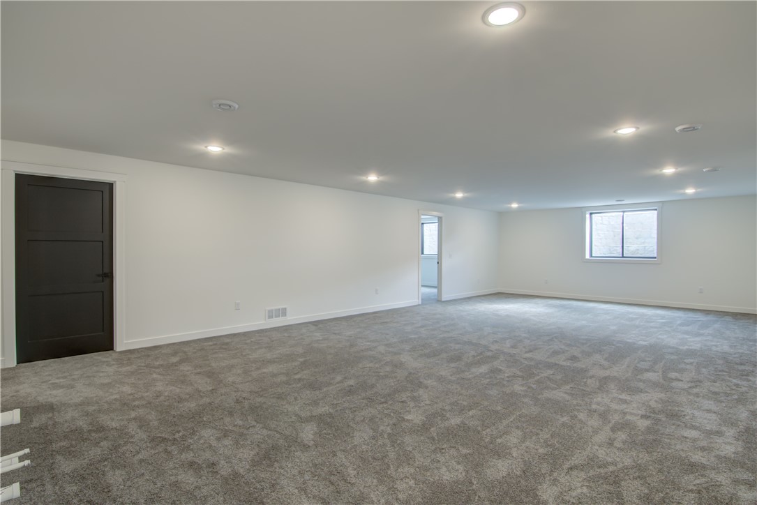 Chippewa Falls, Wisconsin, 54729, United States, 5 Bedrooms Bedrooms, ,3 BathroomsBathrooms,Residential,For Sale,1979363