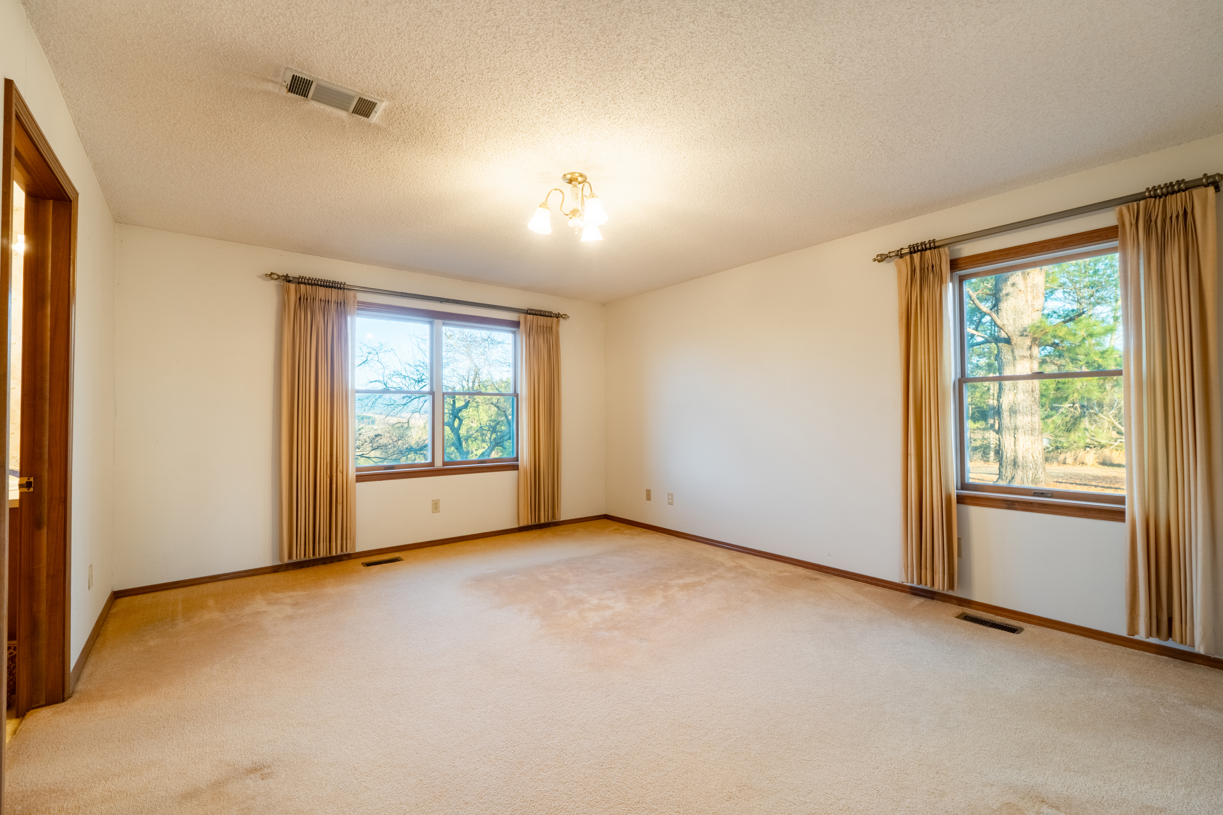 Clarksville, Arkansas, 72830, United States, 3 Bedrooms Bedrooms, ,3 BathroomsBathrooms,Residential,For Sale,2010722