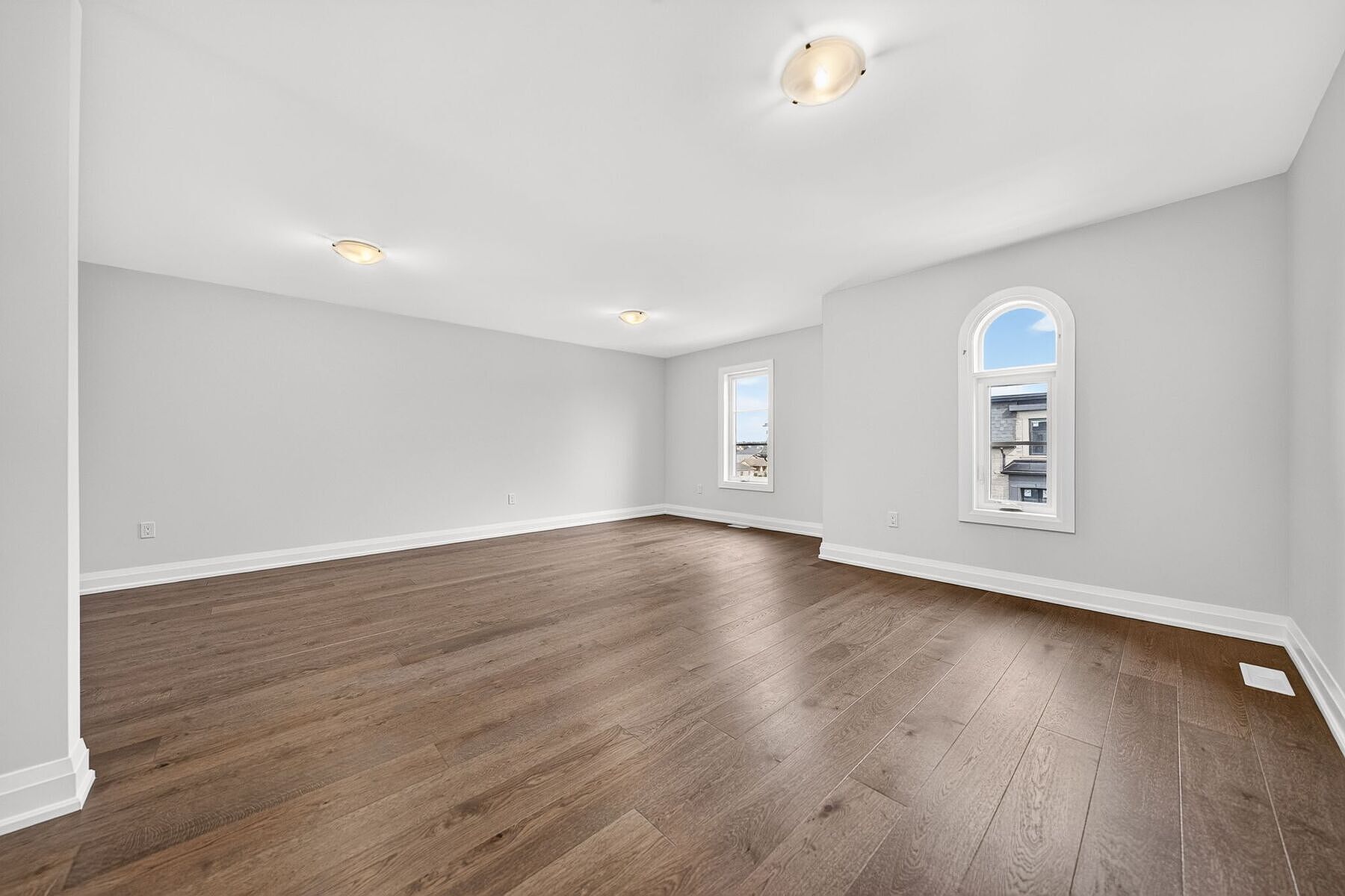  Brand New Luxurious Townhome - 物件實景