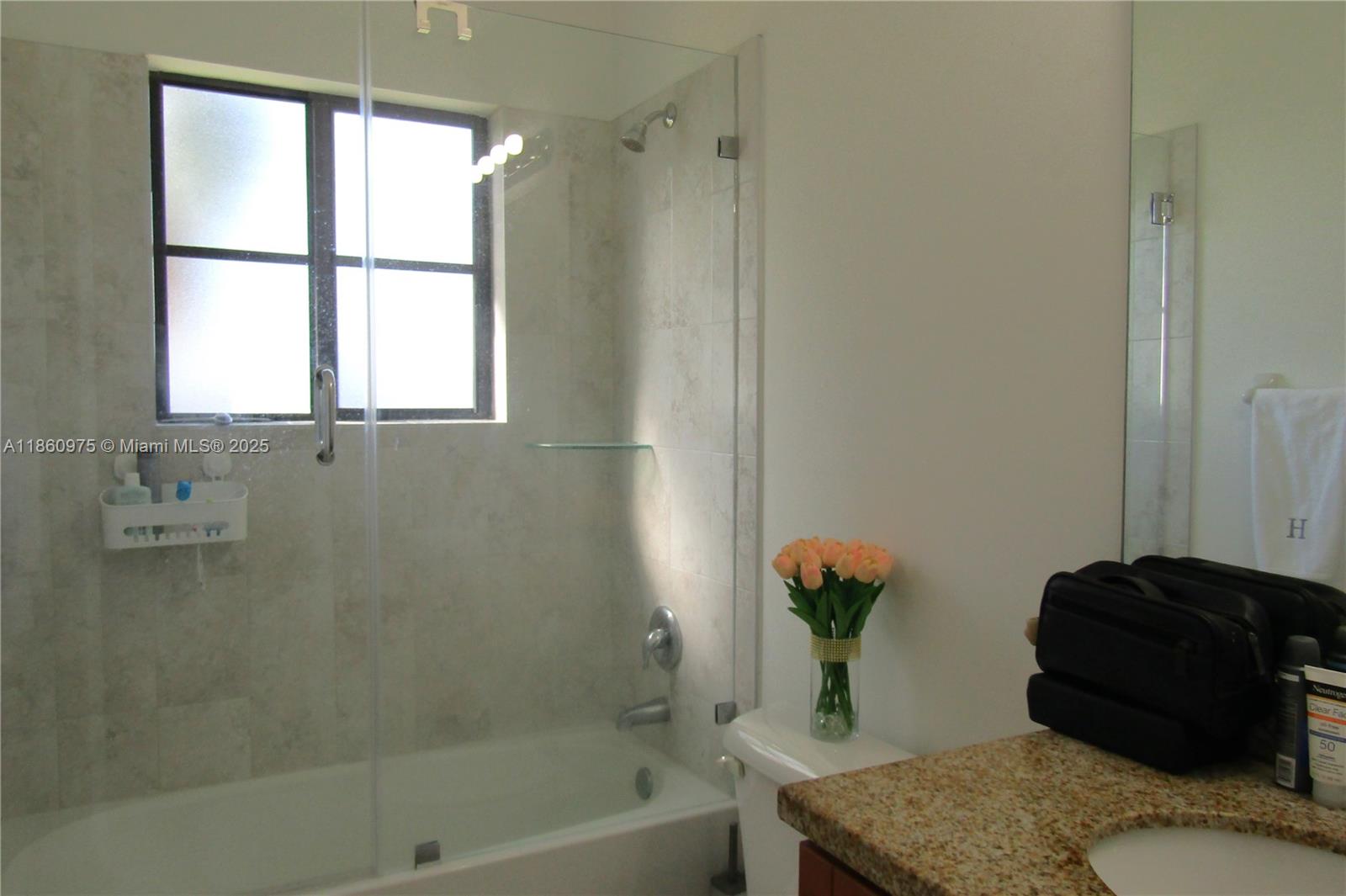 Miami, Florida, 33157, United States, 4 Bedrooms Bedrooms, ,3 BathroomsBathrooms,Residential,For Sale,1939963