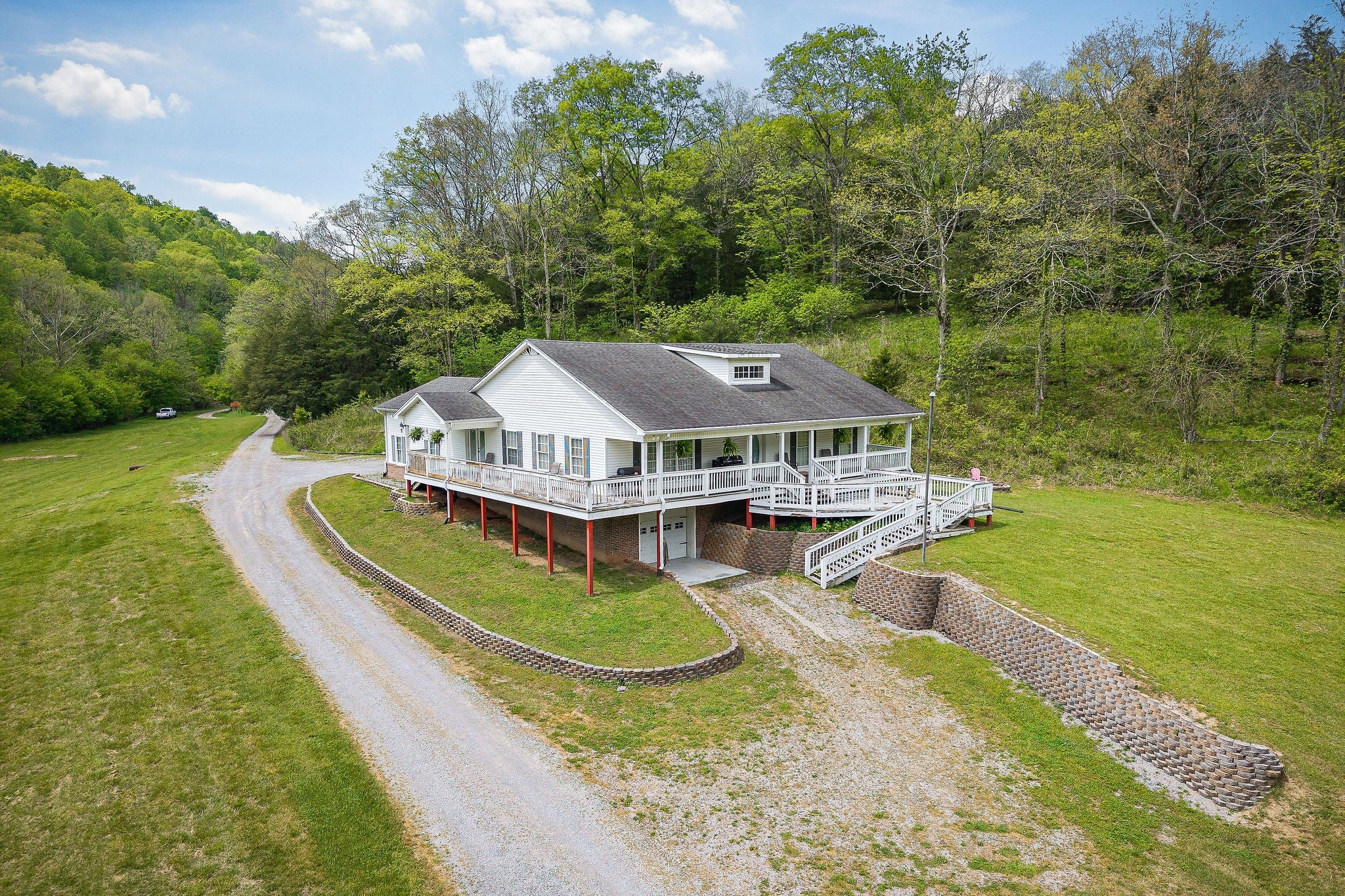 Liberty, Tennessee, 37095, United States, 3 Bedrooms Bedrooms, ,3 BathroomsBathrooms,Residential,For Sale,2006602