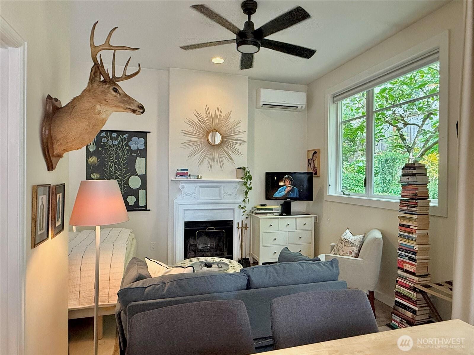 SEATTLE, Washington, 98102, United States, 2 Bedrooms Bedrooms, ,3 BathroomsBathrooms,Residential,For Sale,1901713