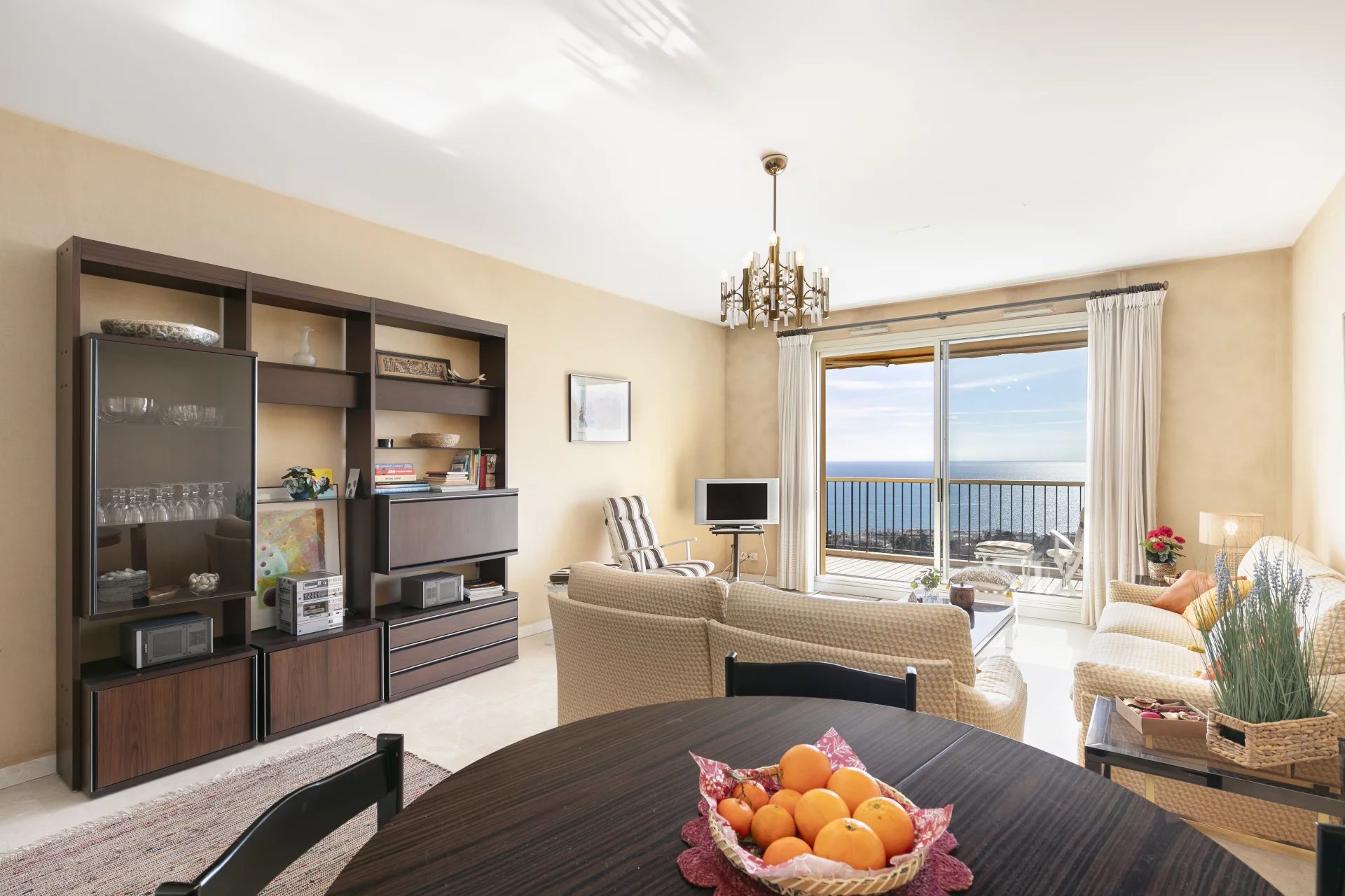 Nice, Provence-Alpes-Côte d’Azur, 06000, FR, 2 Bedrooms Bedrooms, ,2 BathroomsBathrooms,Residential,For Sale,1949633