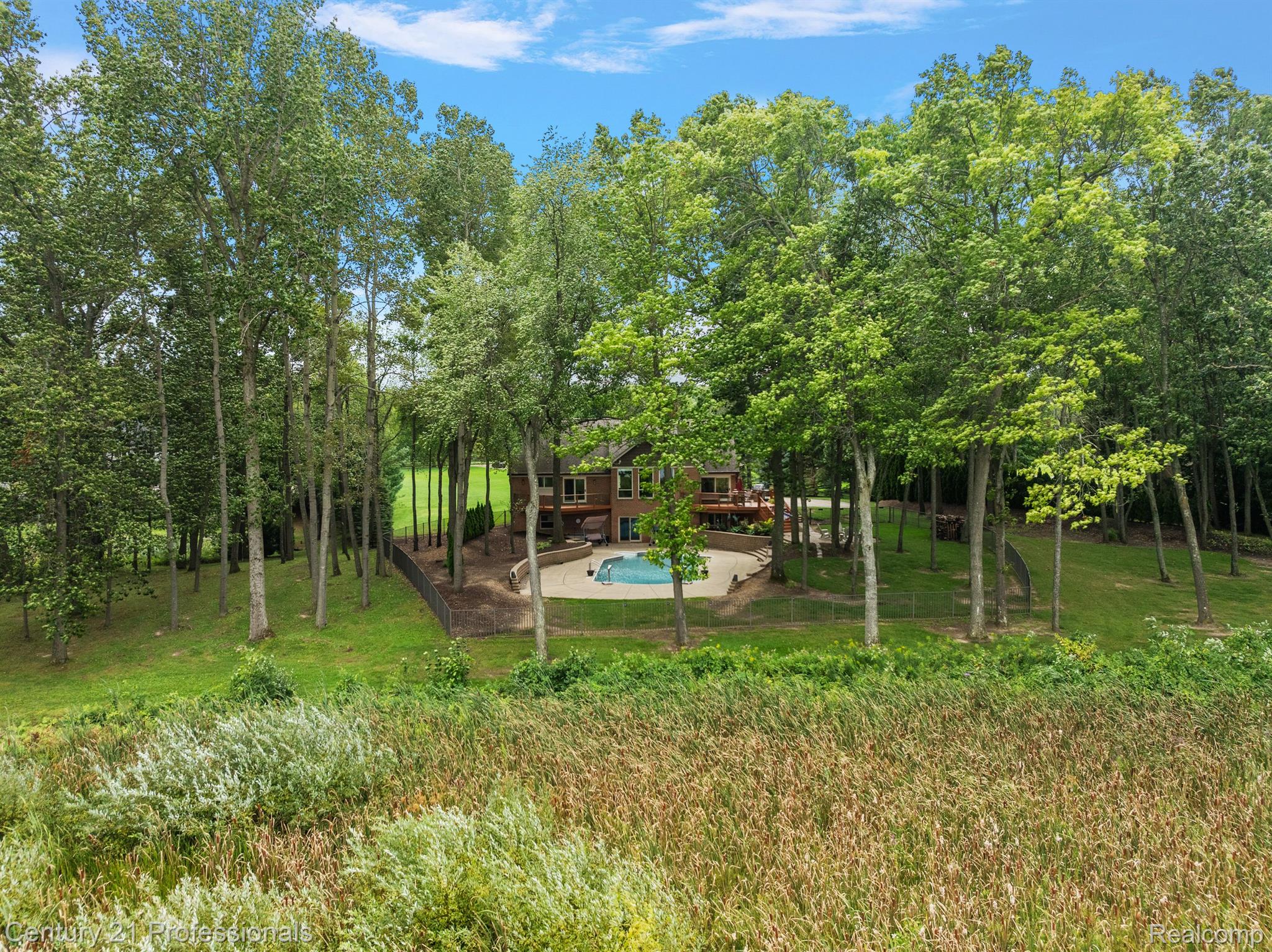 Davisburg, Michigan, 48350, United States, 5 Bedrooms Bedrooms, ,4 BathroomsBathrooms,Residential,For Sale,1978362