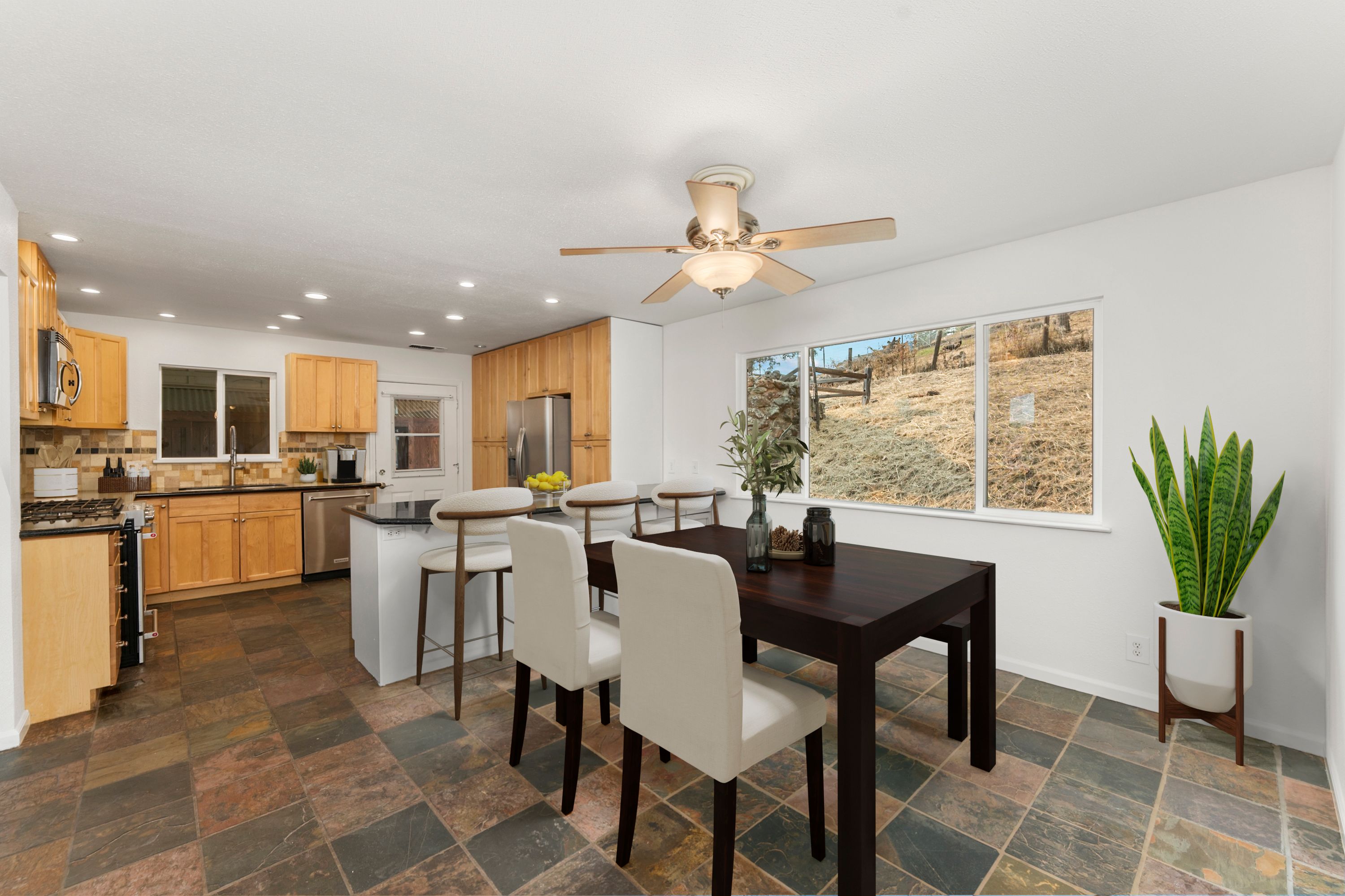  California Equestrian Property with ADU, Horse Arena & Pool - 物件實景