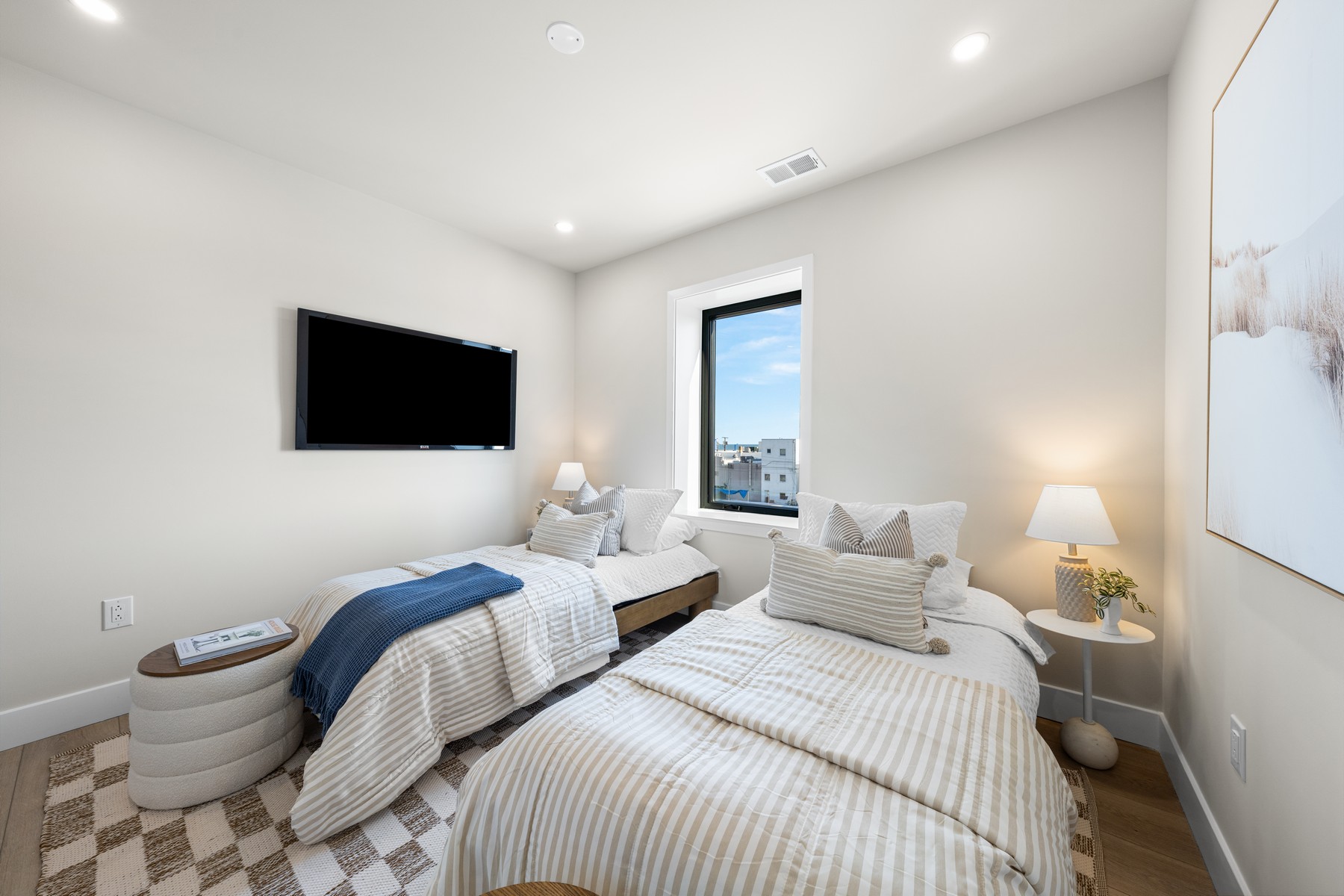  323 E Oak Avenue #101 - 物件實景