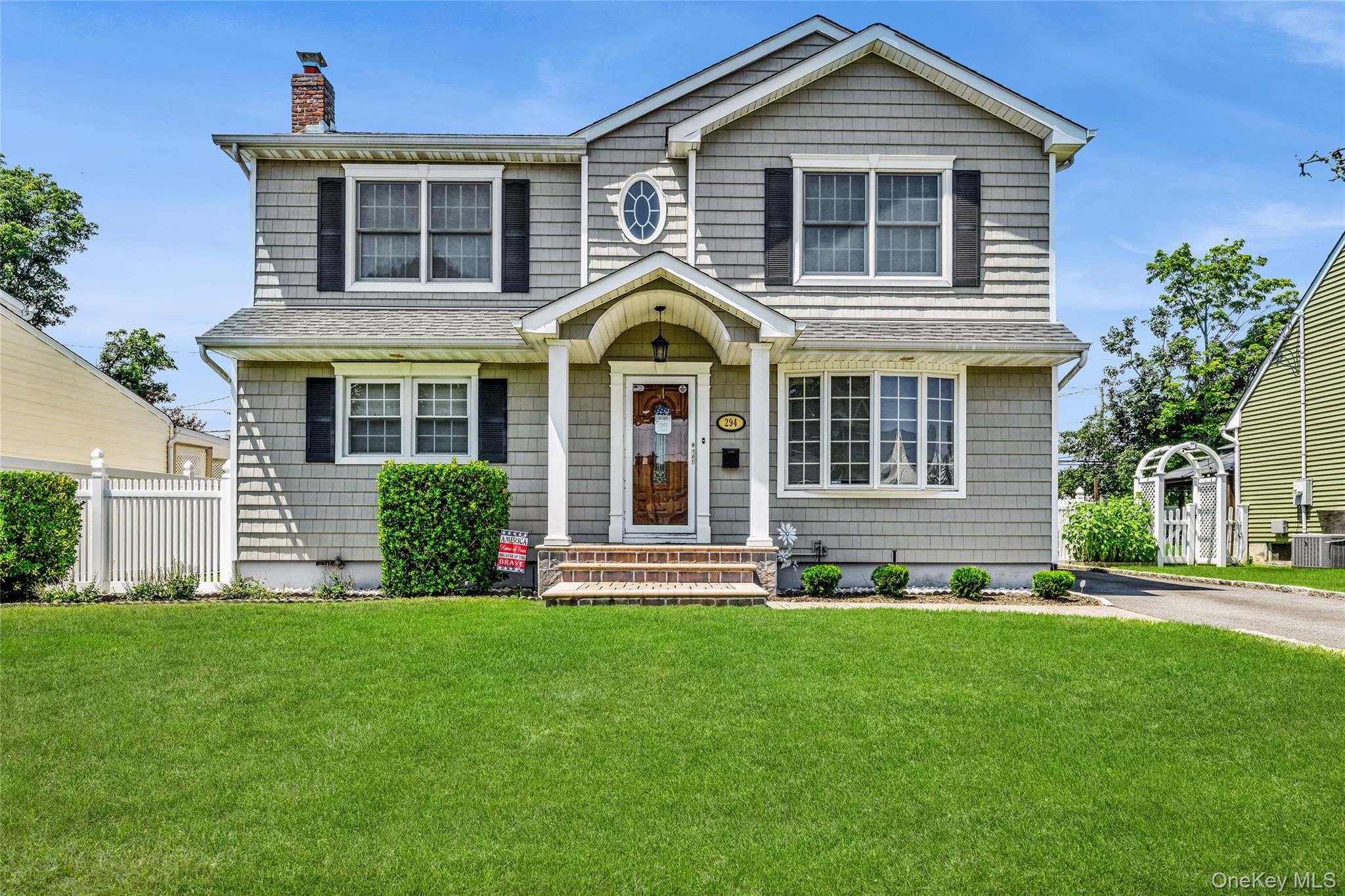 Seaford, New York, 11783, United States, 4 Bedrooms Bedrooms, ,2 BathroomsBathrooms,Residential,For Sale,1939817