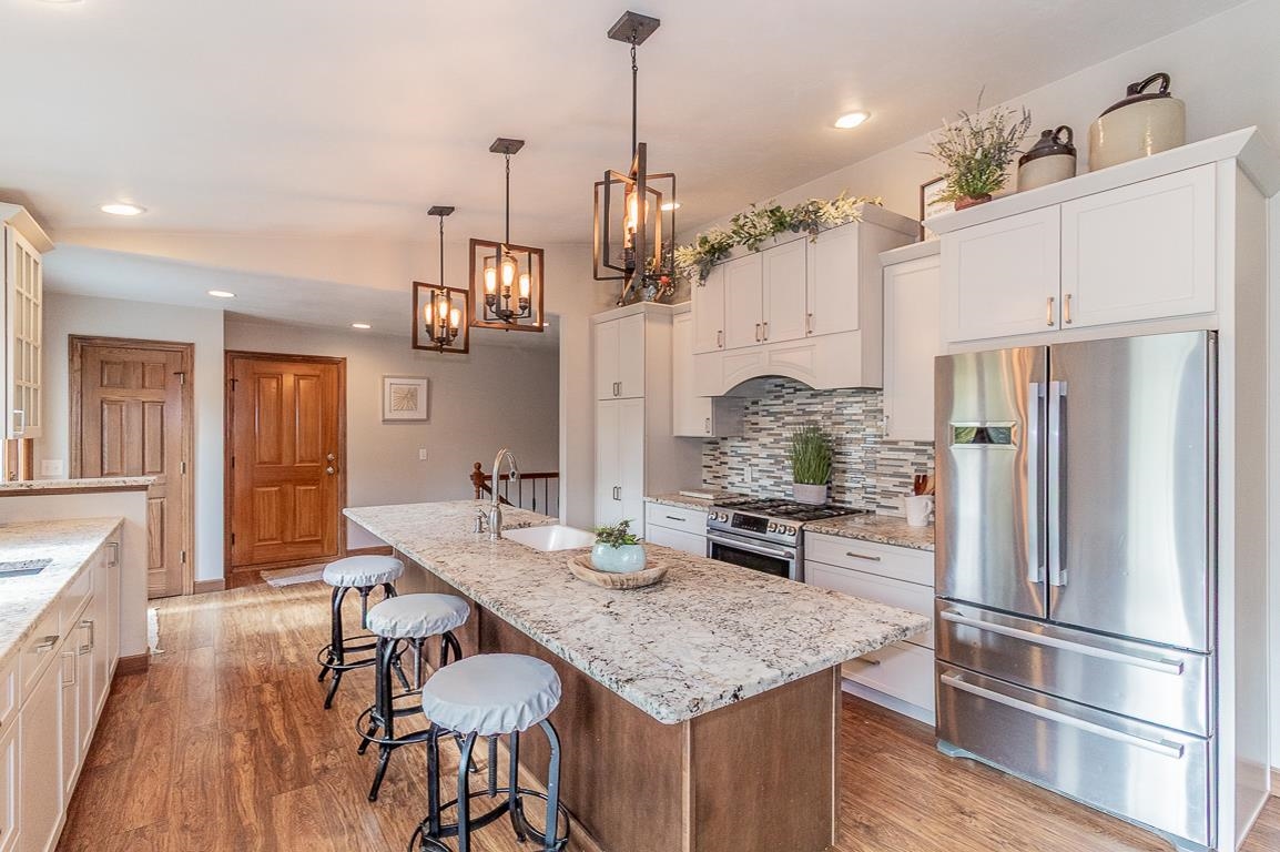 New London, Wisconsin, 54961-8021, United States, 4 Bedrooms Bedrooms, ,2 BathroomsBathrooms,Residential,For Sale,1984435