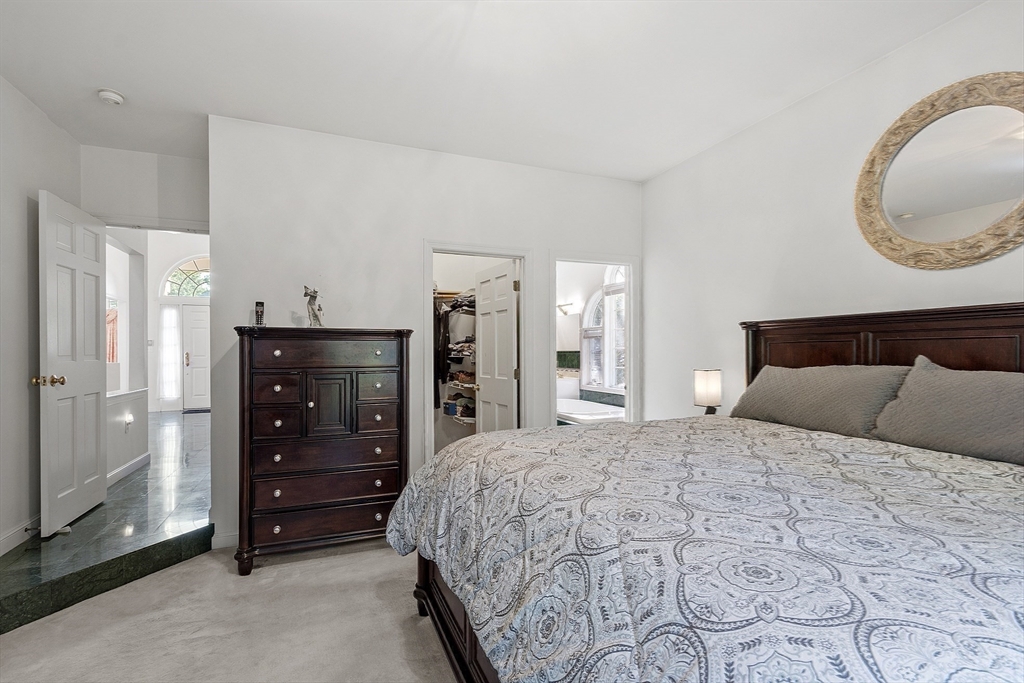 Middleton, Massachusetts, 01949, United States, 4 Bedrooms Bedrooms, ,4 BathroomsBathrooms,Residential,For Sale,1981147