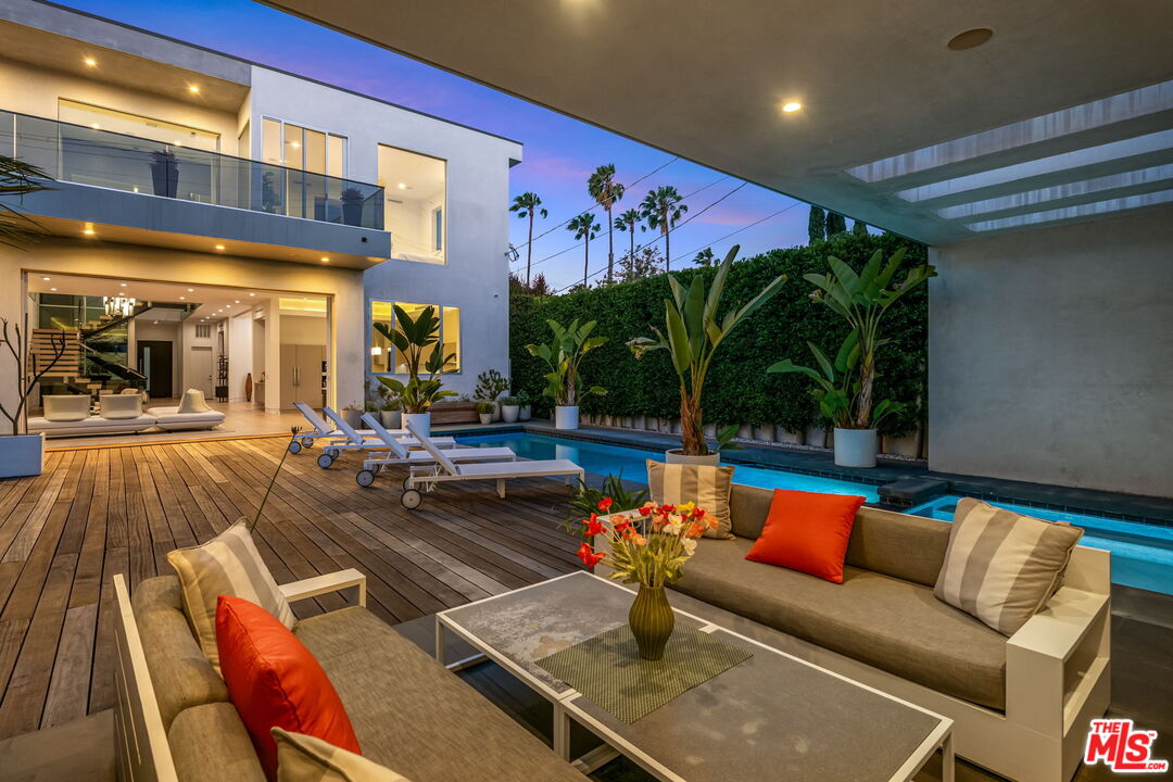 Los Angeles, California, 90046, United States, 5 Bedrooms Bedrooms, ,2 BathroomsBathrooms,Residential,For Sale,1829471