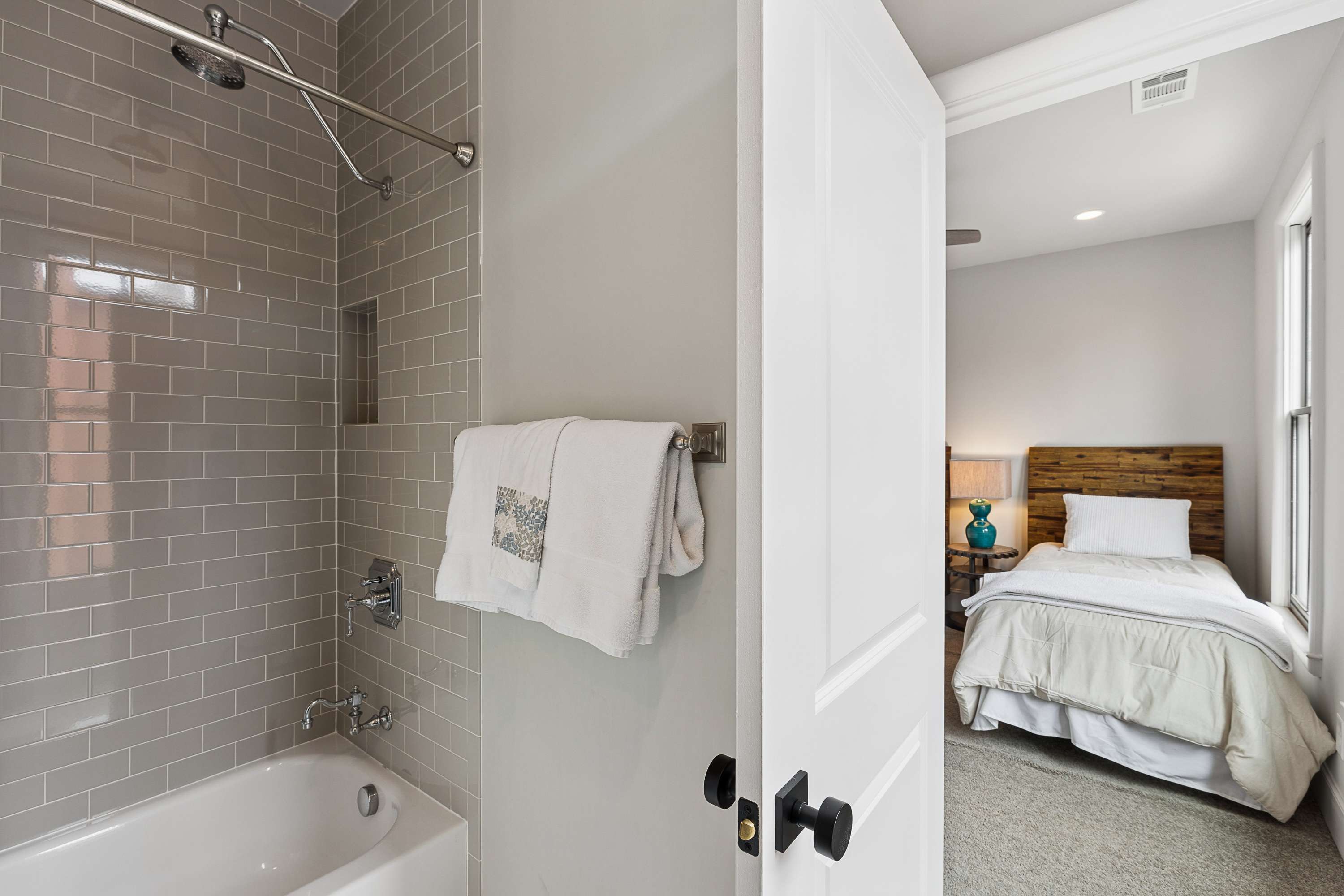  Stunning Townhome in Decatur